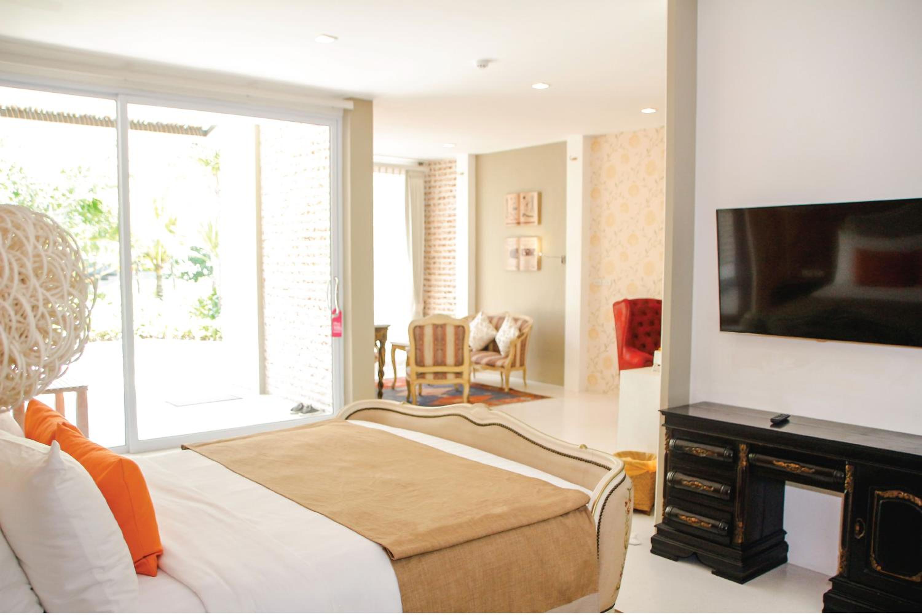 Summer Luxury Beach Resort & Spa