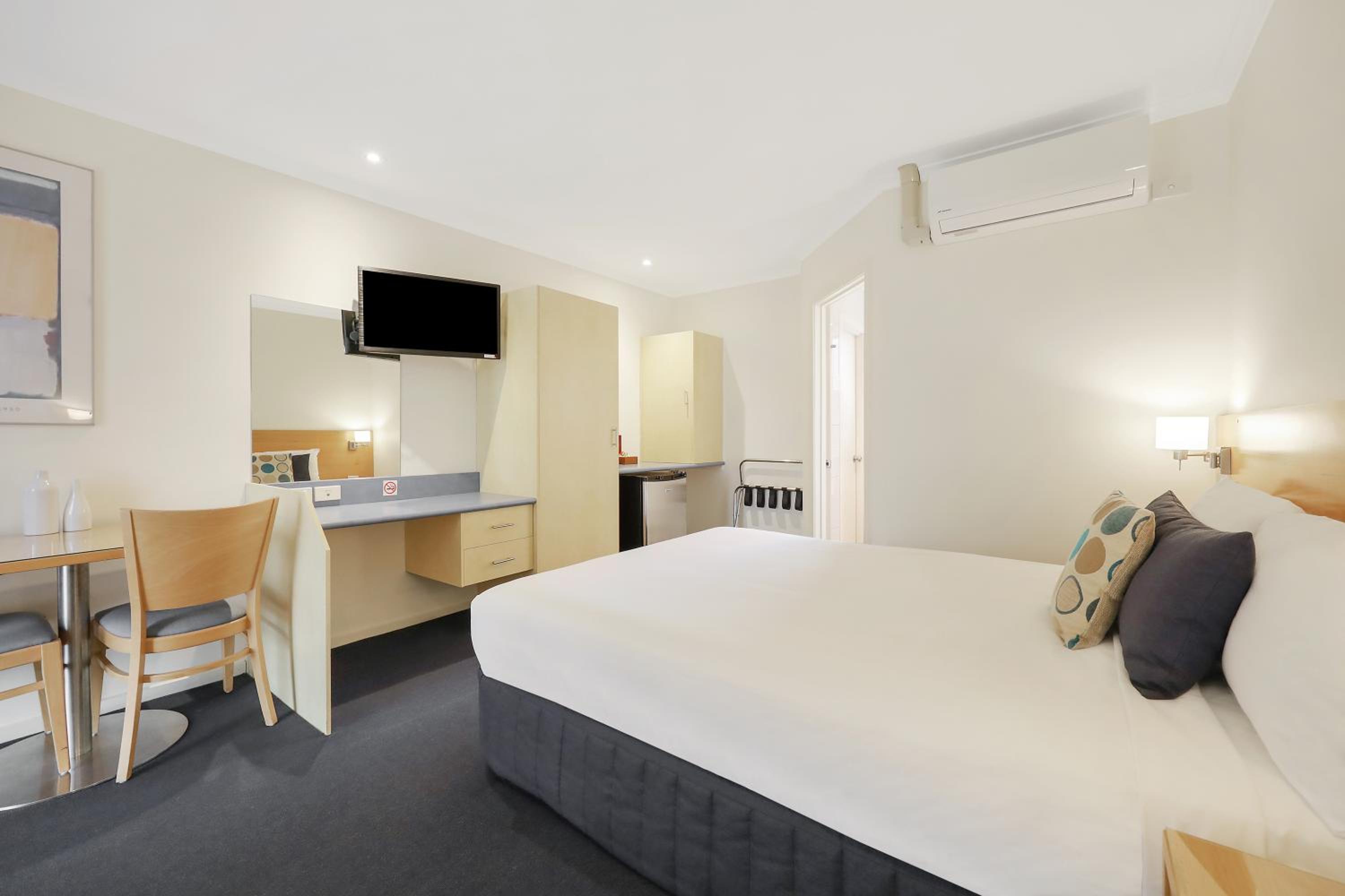 Hamilton Vacations - Hamilton Townhouse Motel - Property Image 15