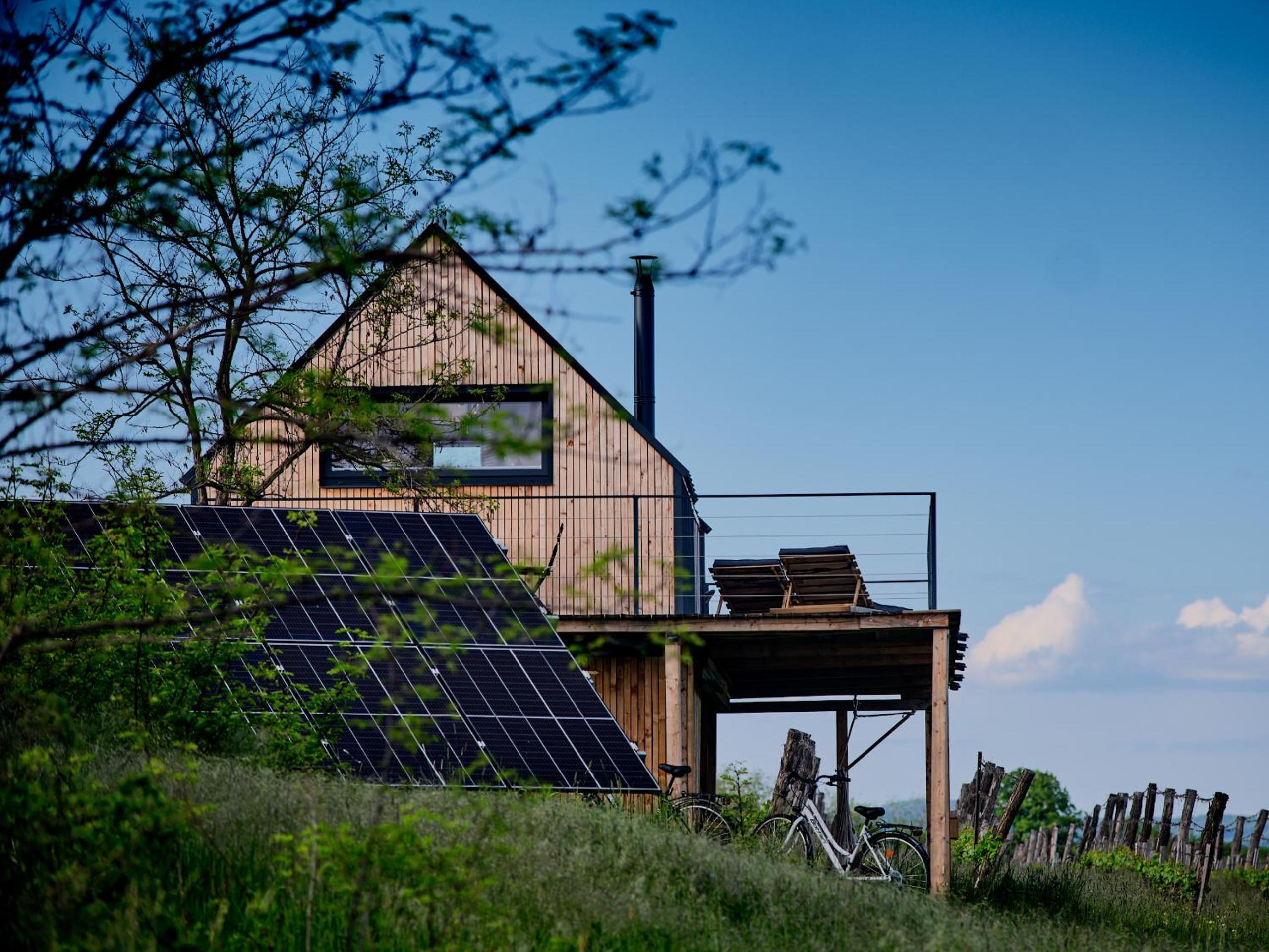 CAMPY ECO HOUSE • EGER view 5