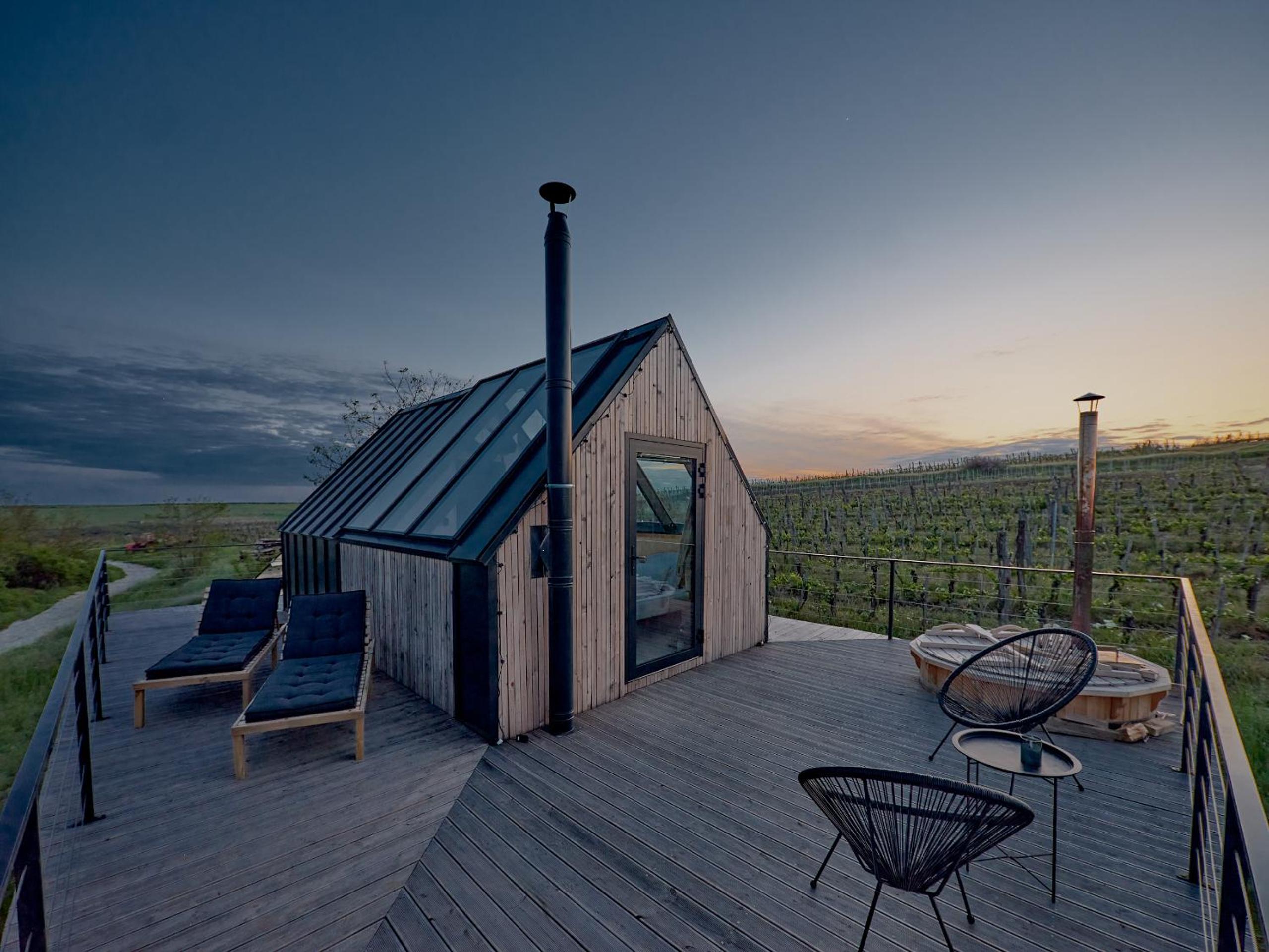 CAMPY ECO HOUSE • EGER view 4