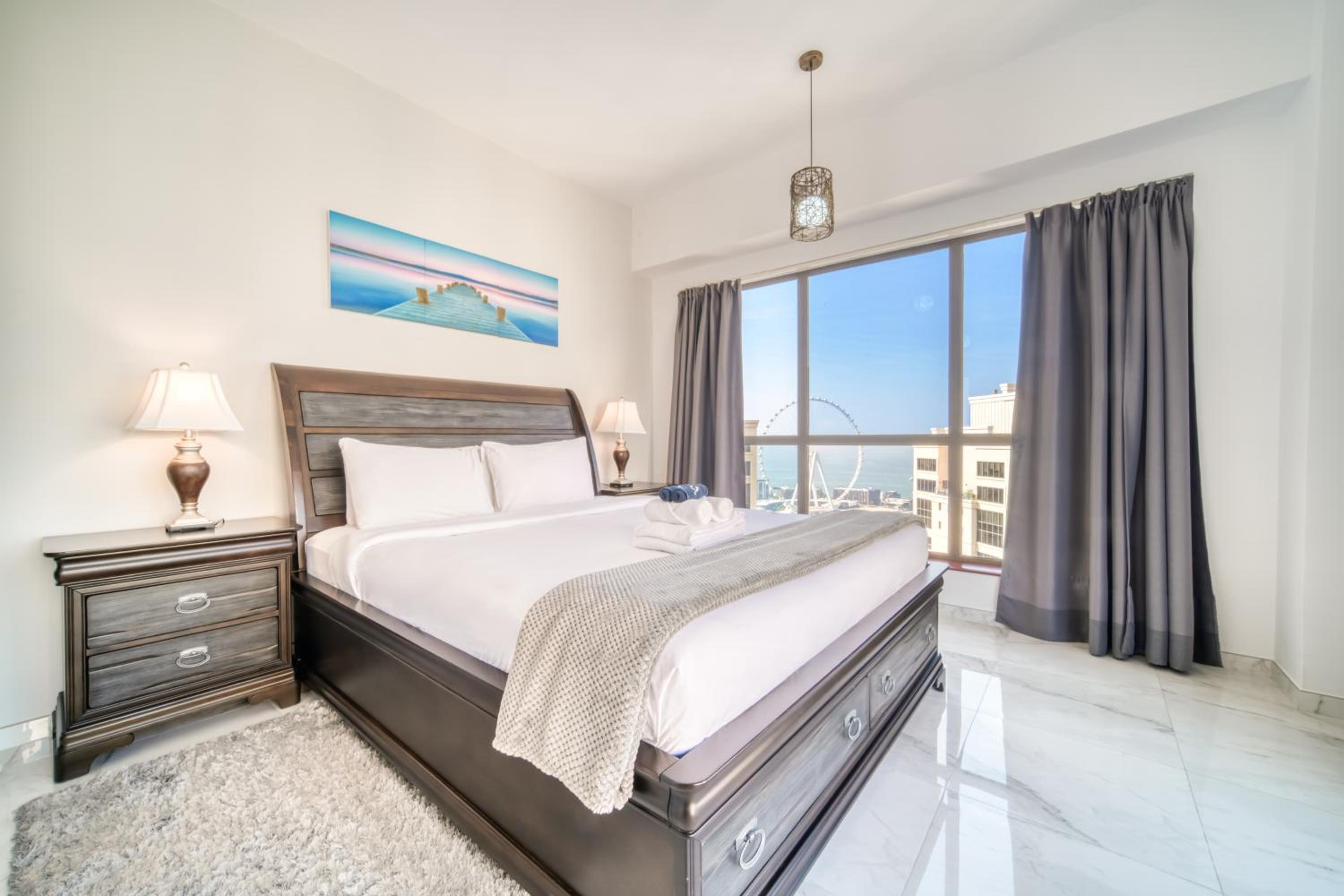 300m From The Beach - JBR Apartment with Sea & Dubai Eye Views