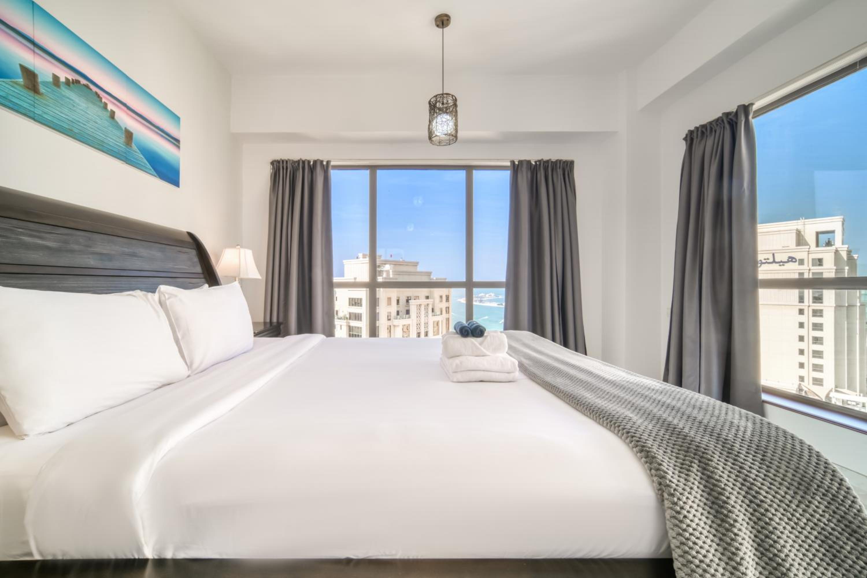 300m From The Beach - JBR Apartment with Sea & Dubai Eye Views