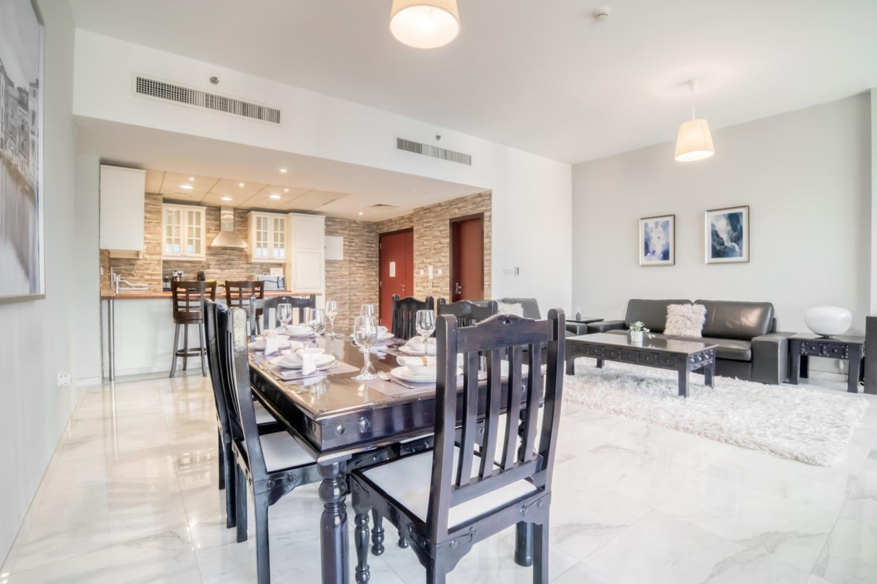 300m From The Beach - JBR Apartment with Sea & Dubai Eye Views