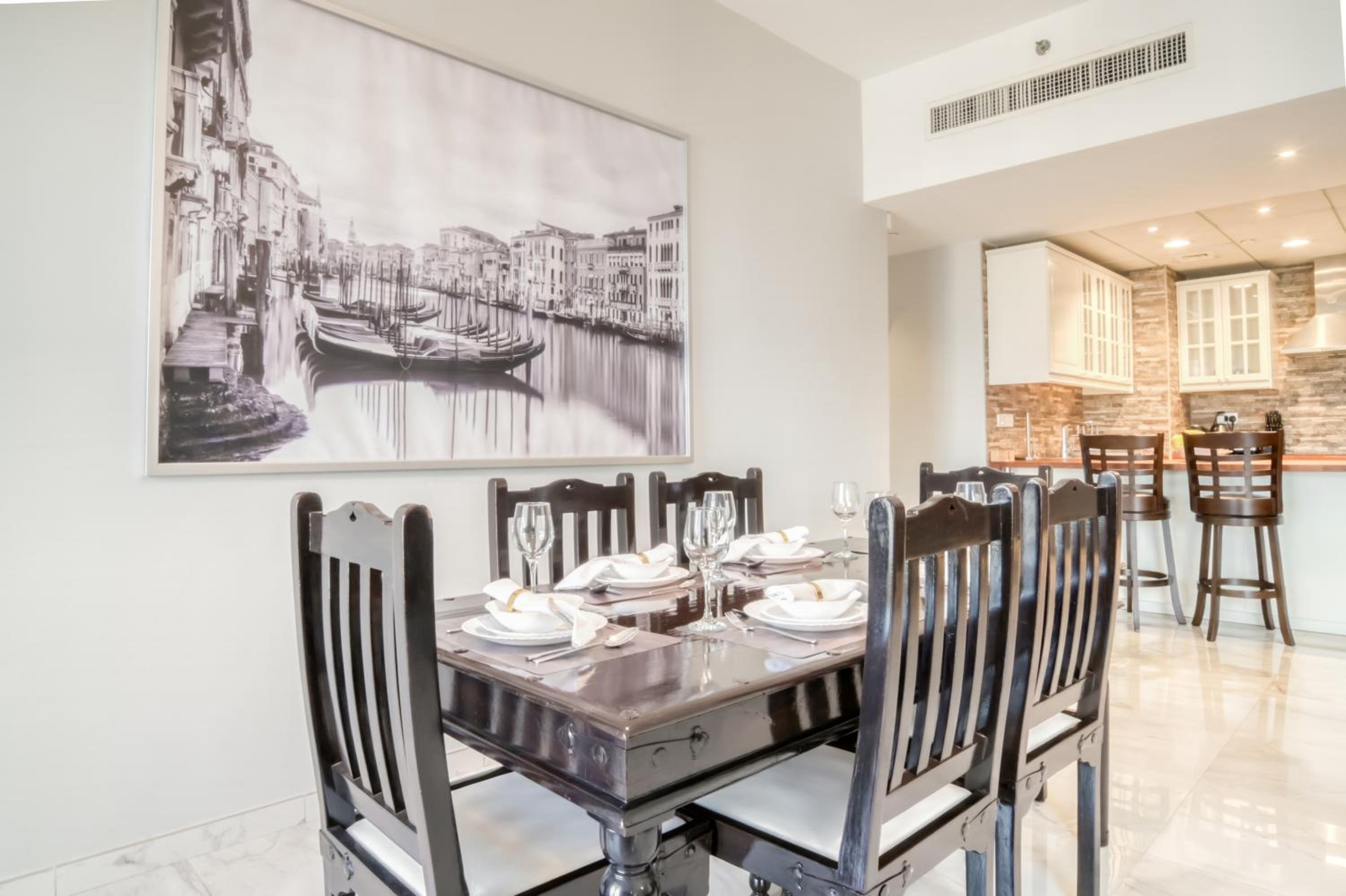 300m From The Beach - JBR Apartment with Sea & Dubai Eye Views