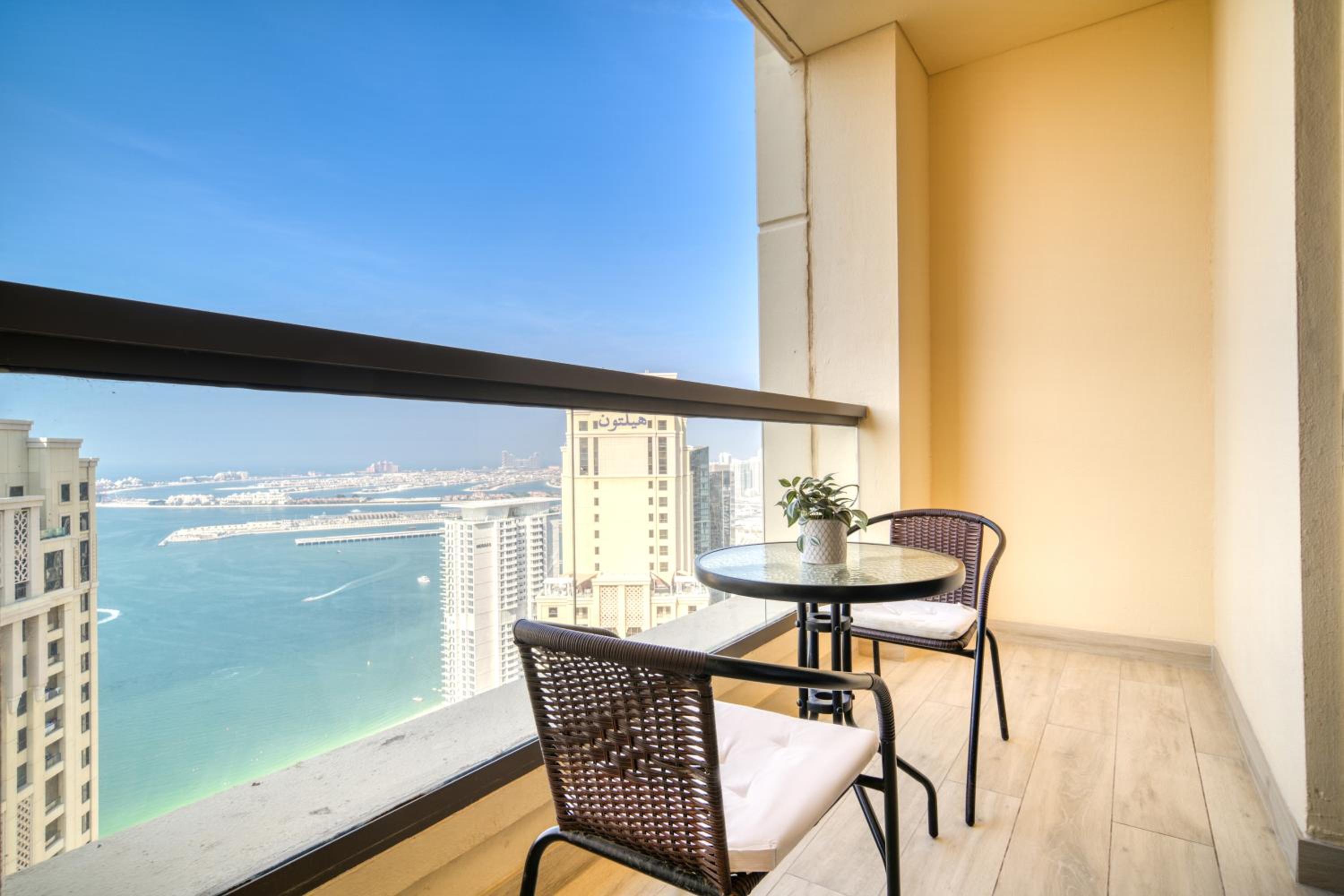 300m From The Beach - JBR Apartment with Sea & Dubai Eye Views