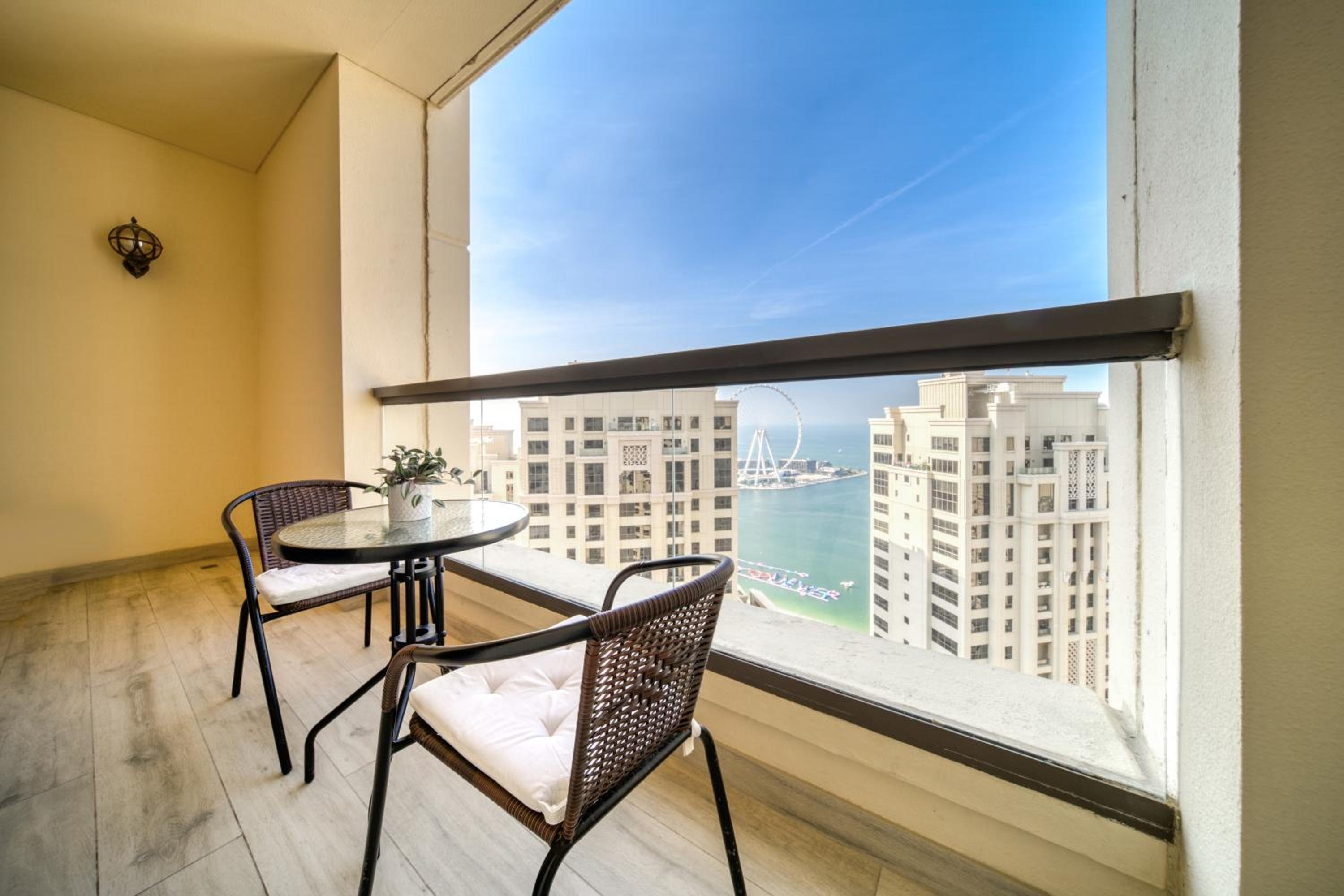 300m From The Beach - JBR Apartment with Sea & Dubai Eye Views