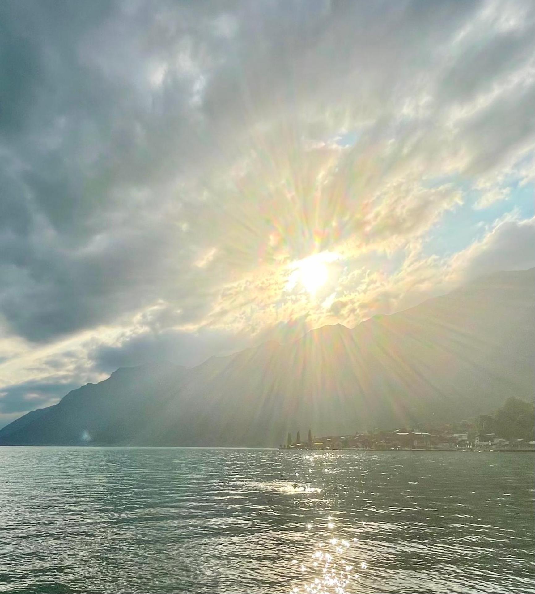 Al Porto Fantastic Lake & Mountain View Apartment