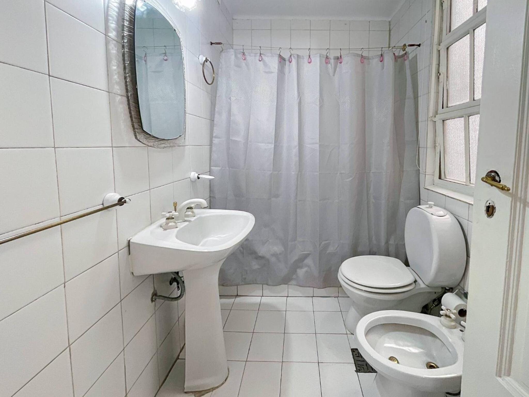 Centrally Located Apartment Near the Obelisco in Buenos Aires num7826