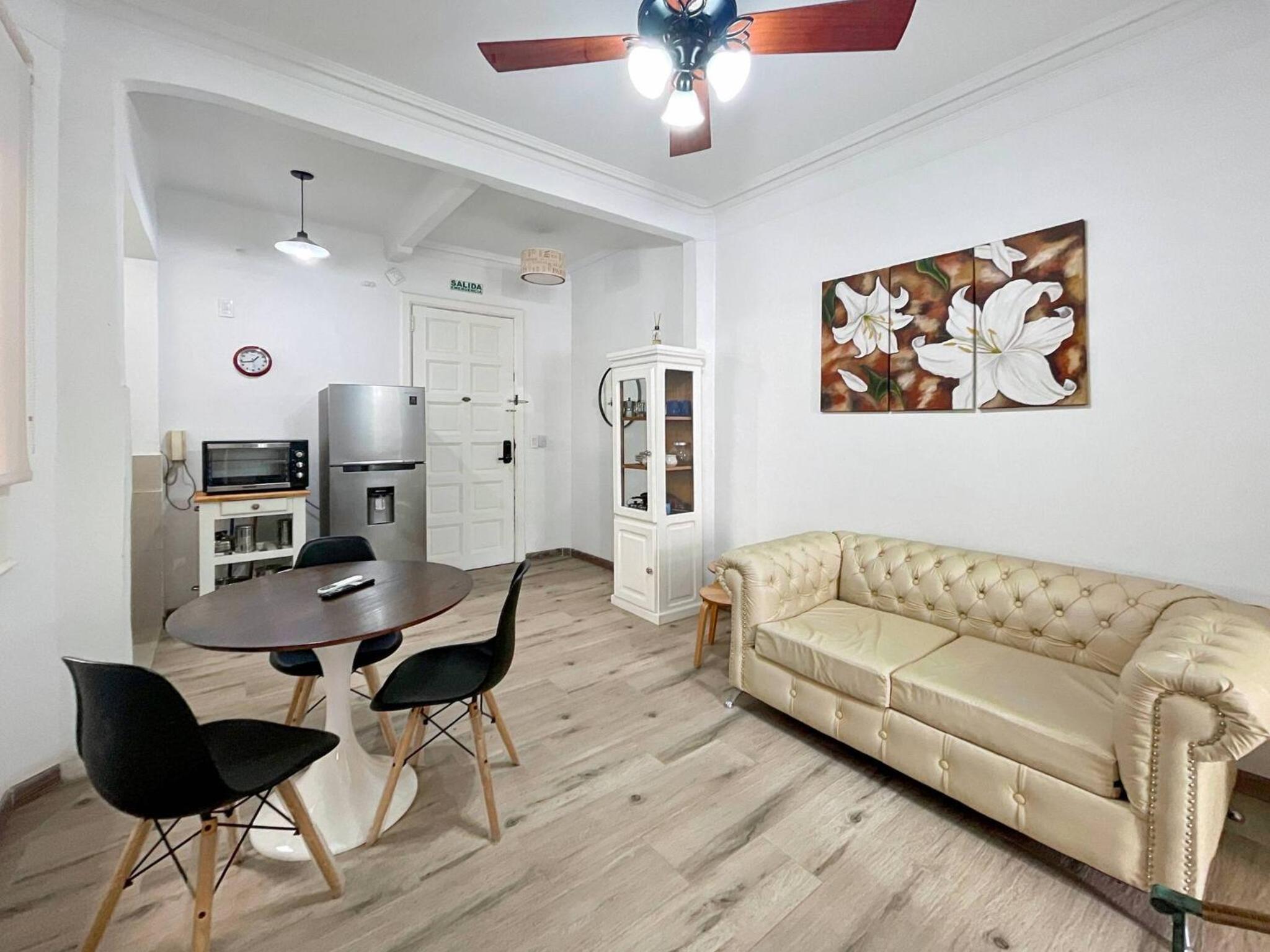 Centrally Located Apartment Near the Obelisco in Buenos Aires num7826