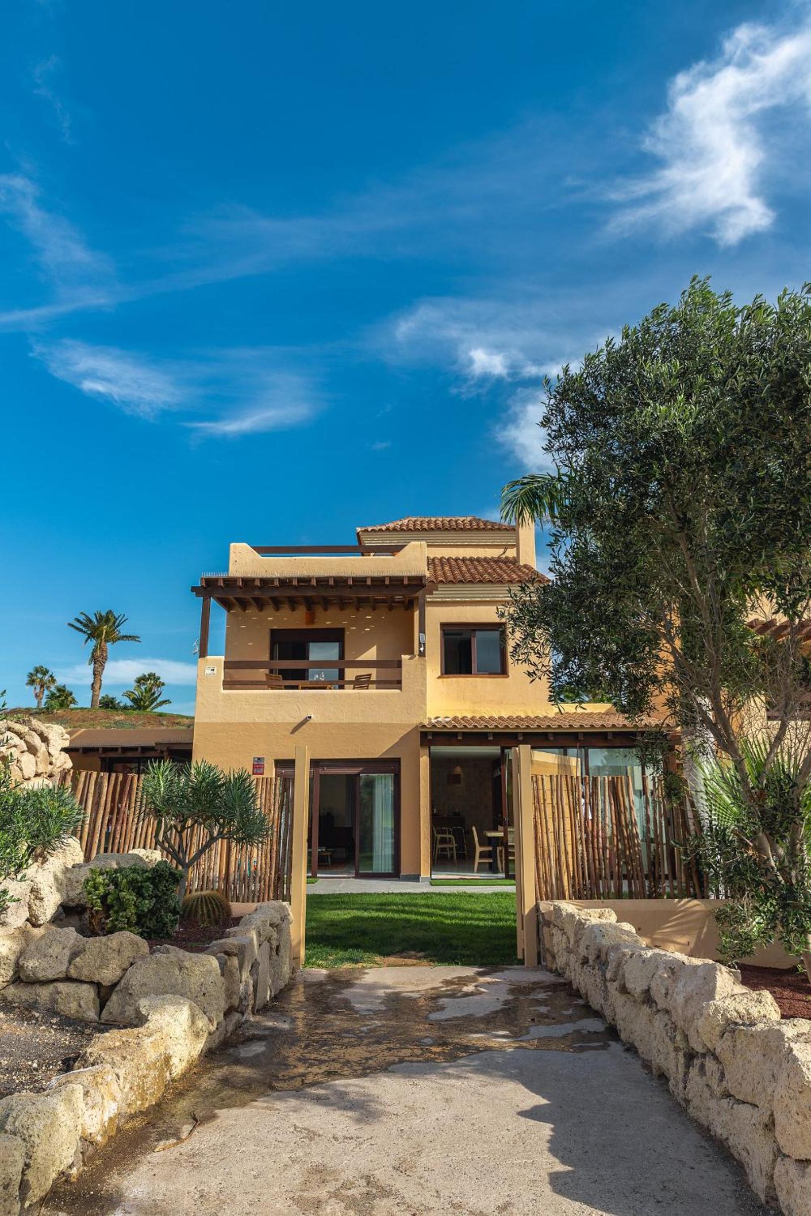 Luxury Villa Amarilla Golf