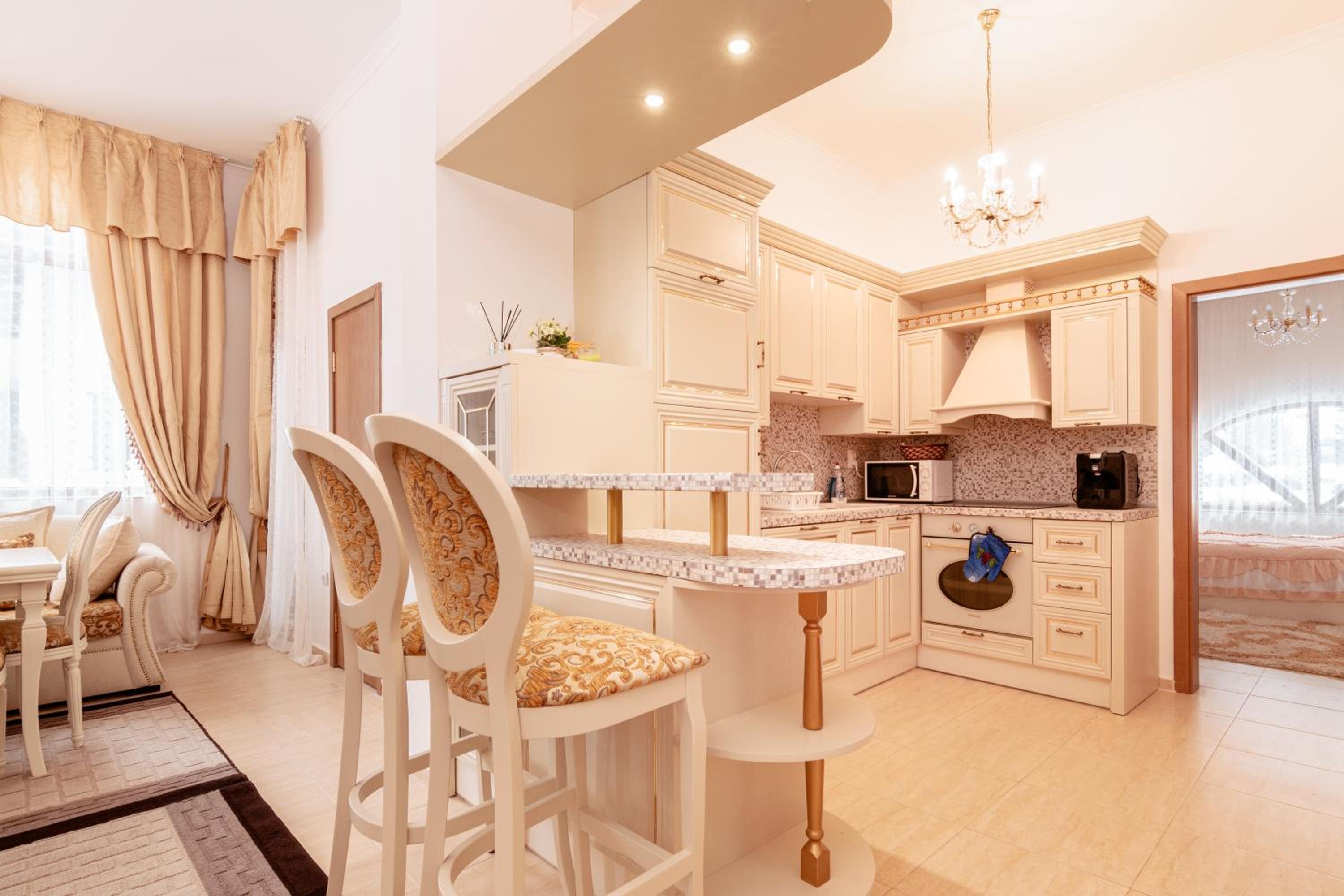 The Golden Nest - 3 Bedroom Family Mountain Apartment