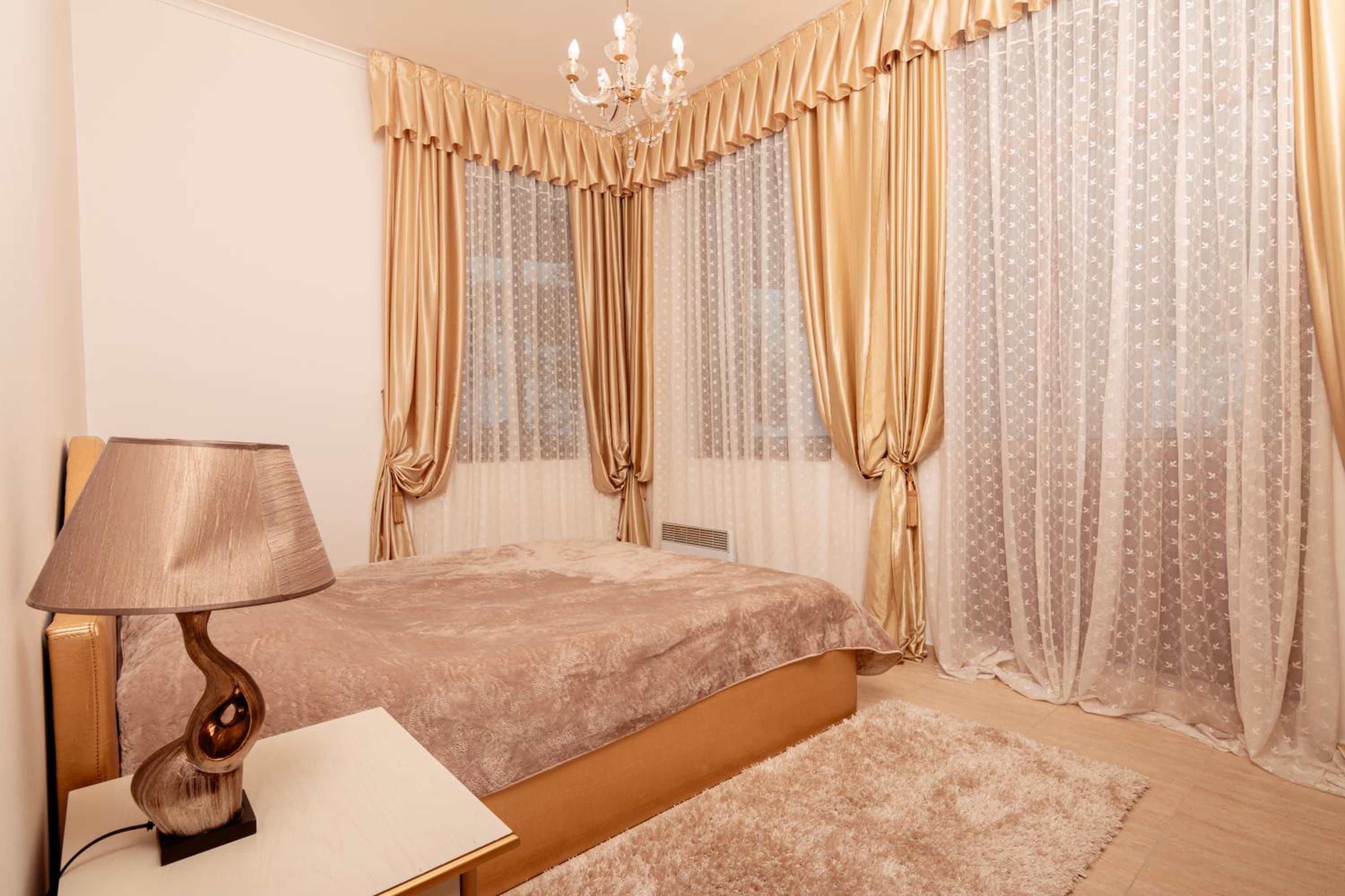The Golden Nest - 3 Bedroom Family Mountain Apartment