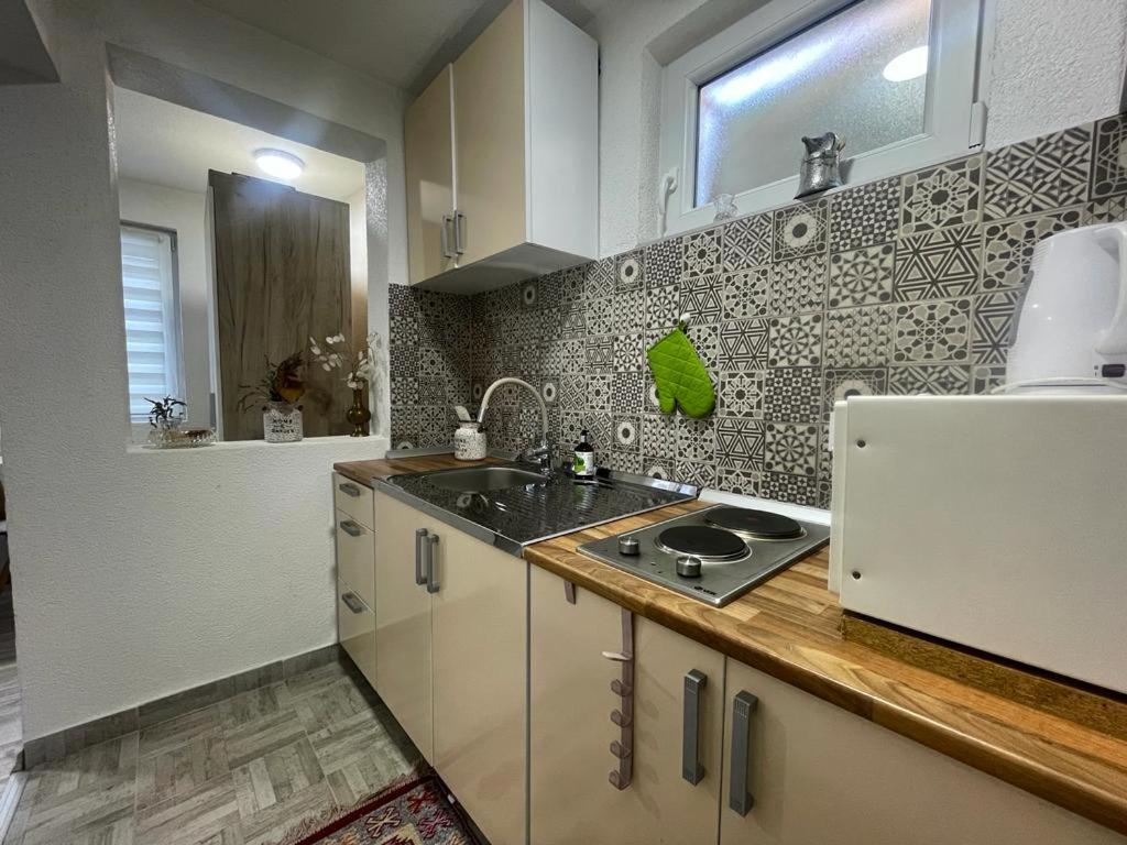 Modern Studio in Heart of Old Town