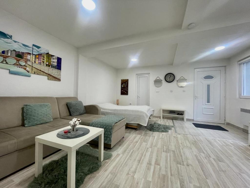 Modern Studio in Heart of Old Town