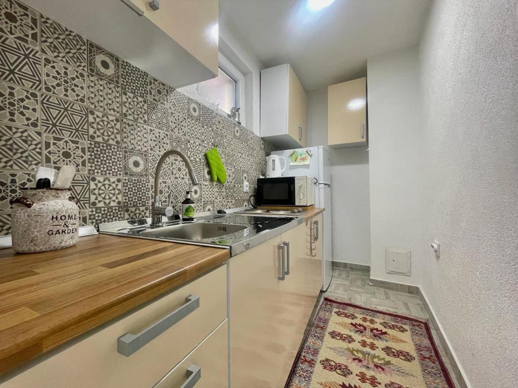 Modern Studio in Heart of Old Town