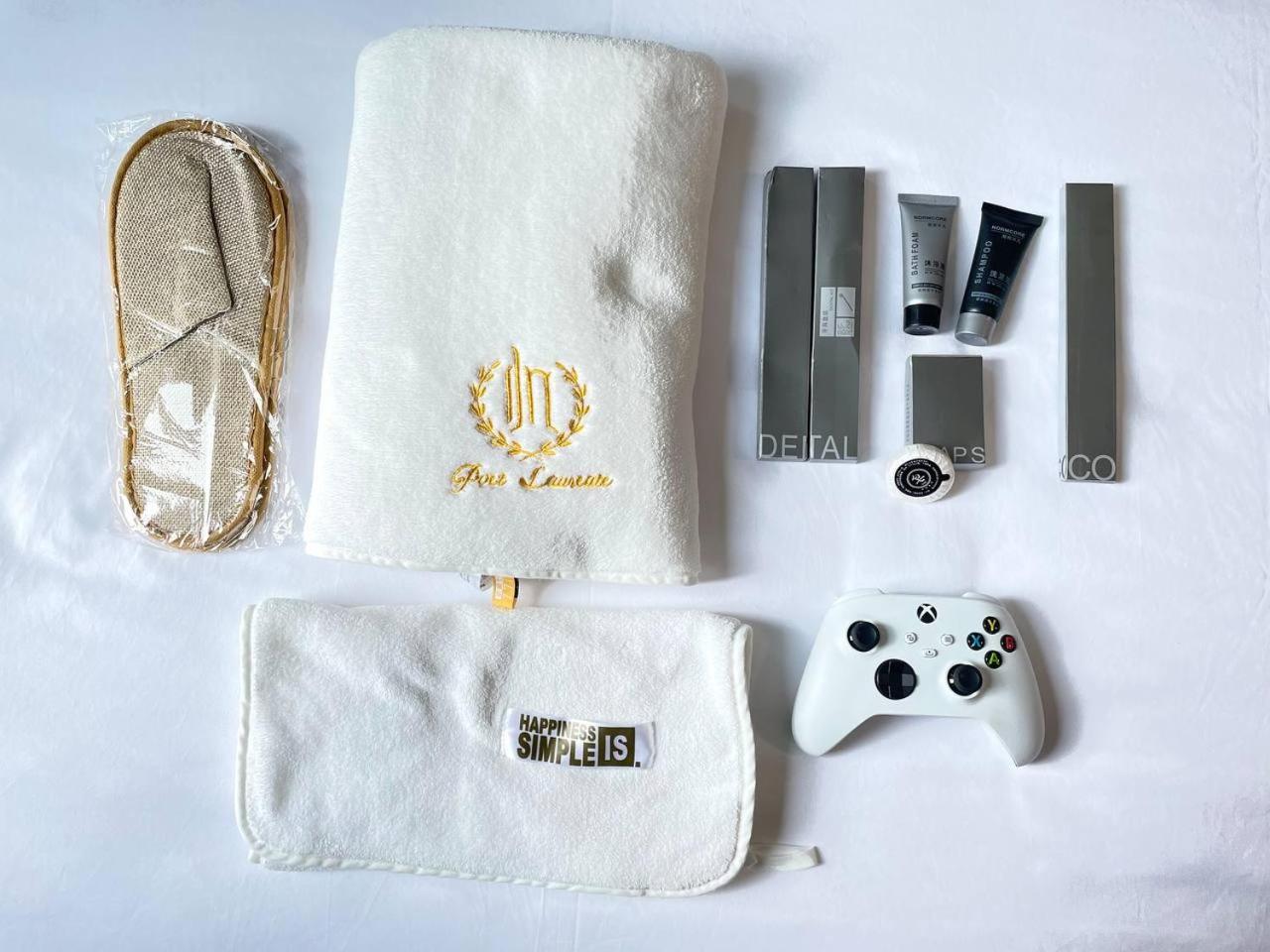 Thompson Suites - 2 beds, One Uptown Residences - XBOX & Netflix view 2