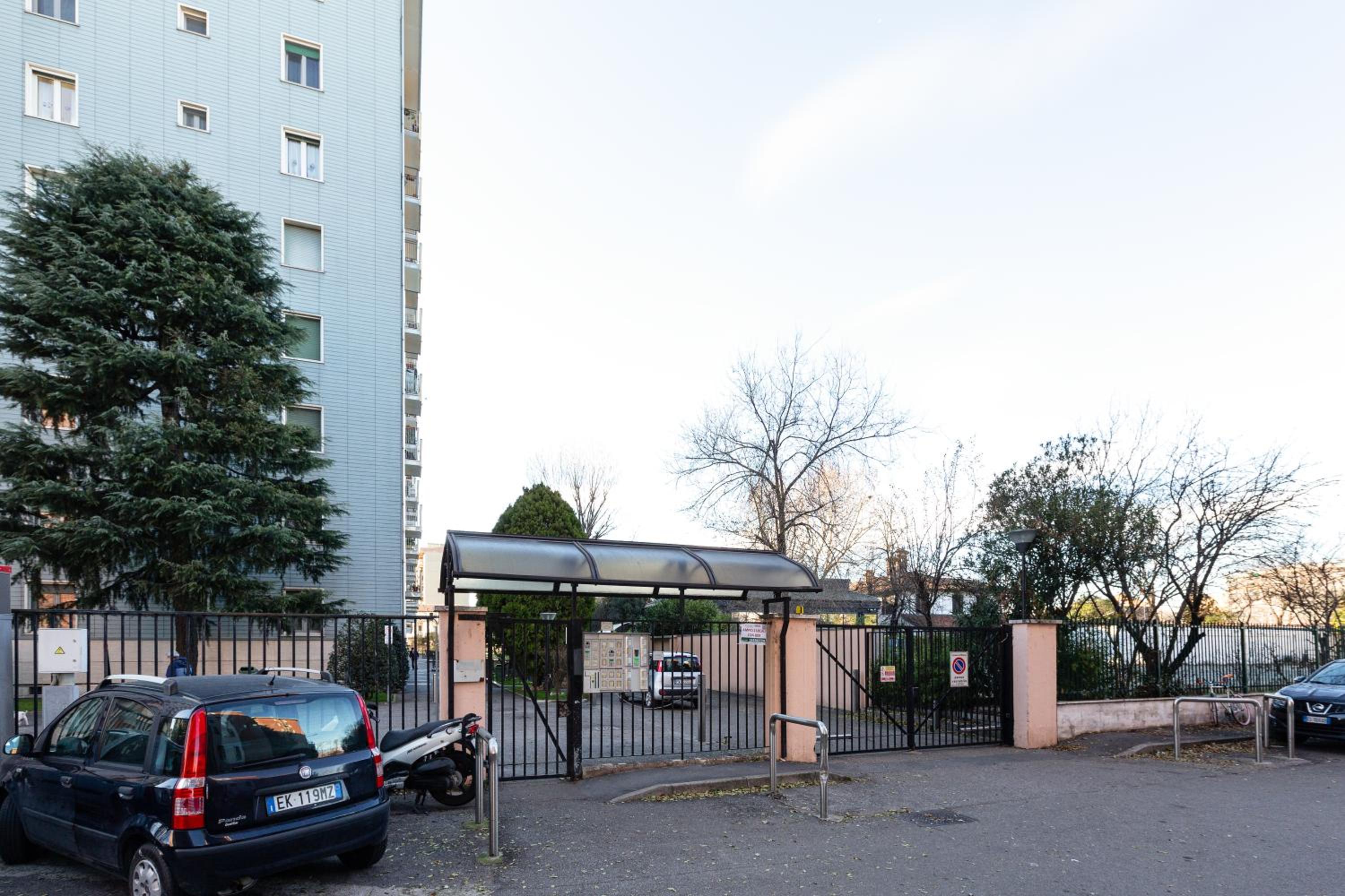 Elegant Milan Apartment in Restocco Area
