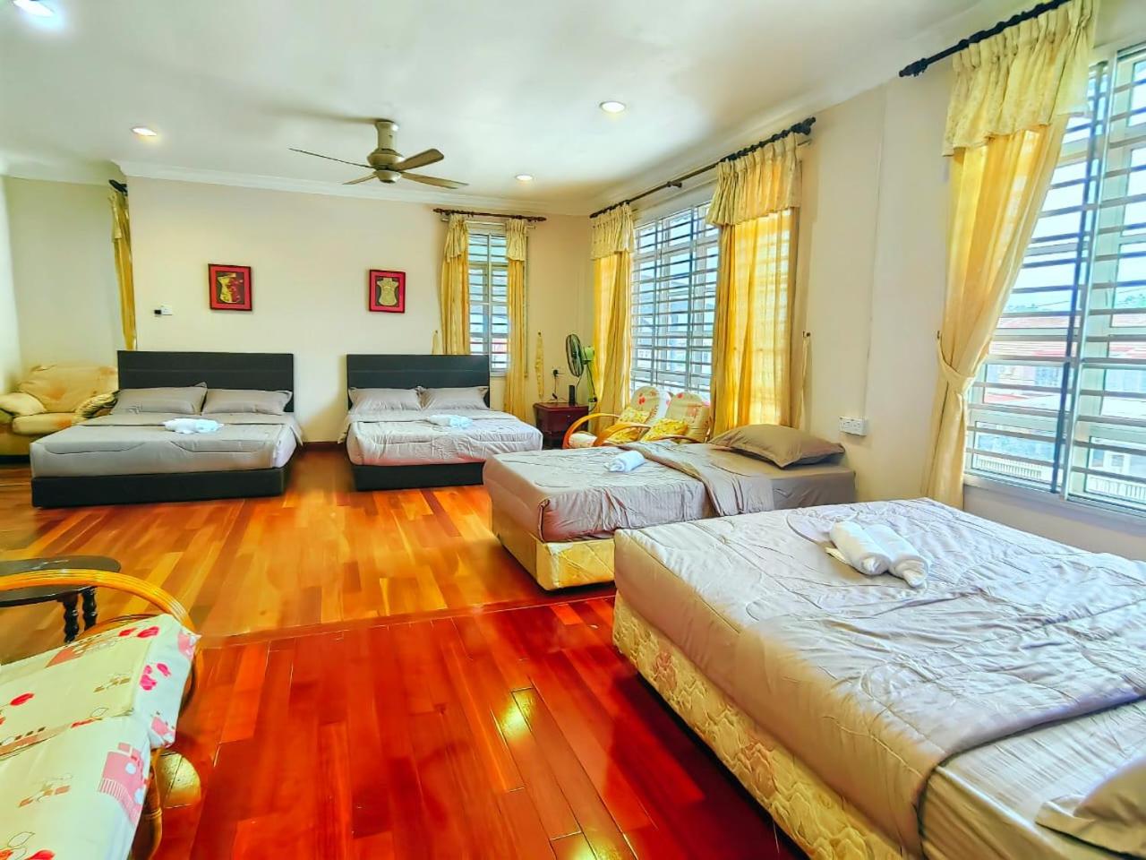 AaronL Homestay