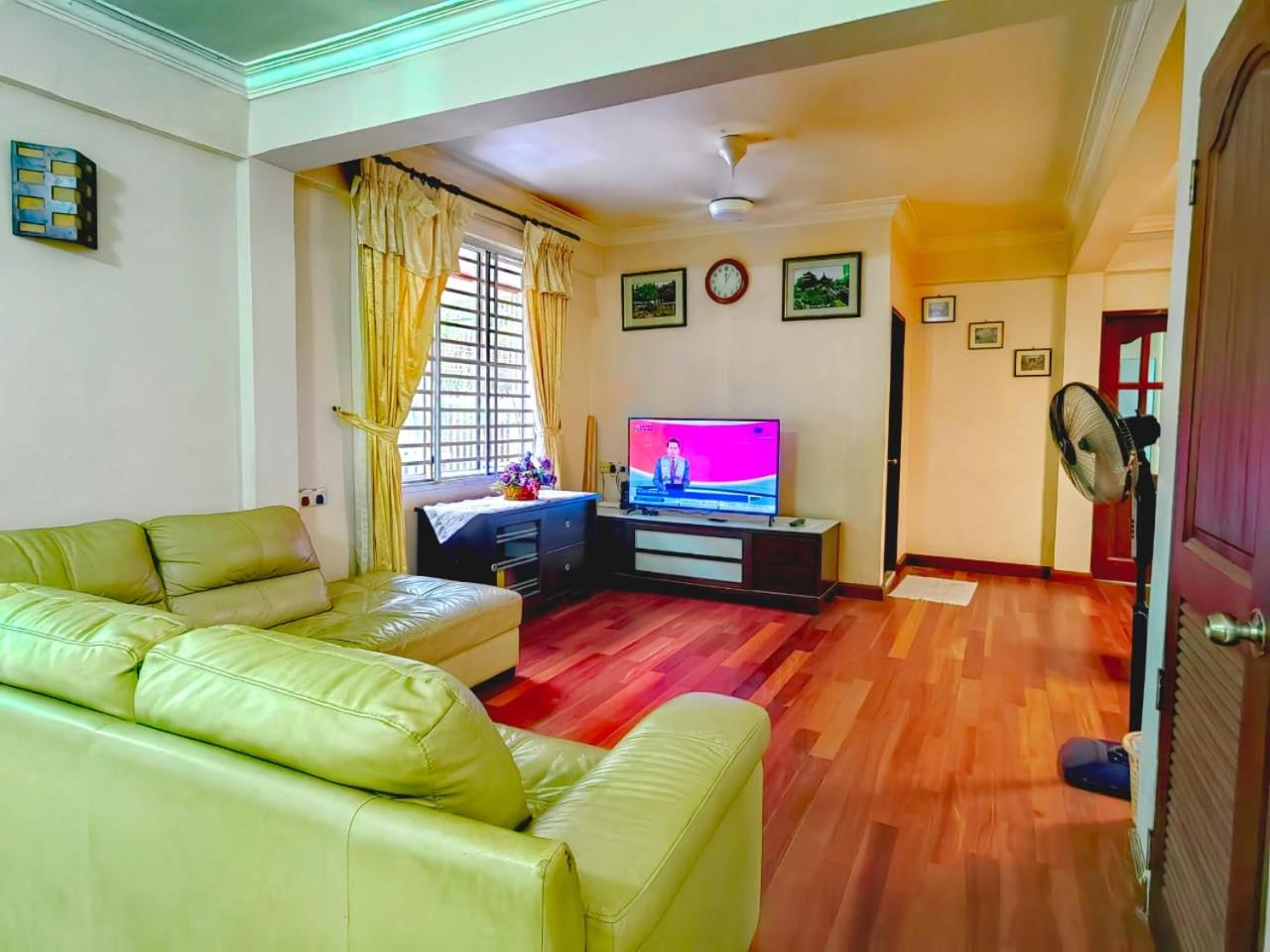 AaronL Homestay