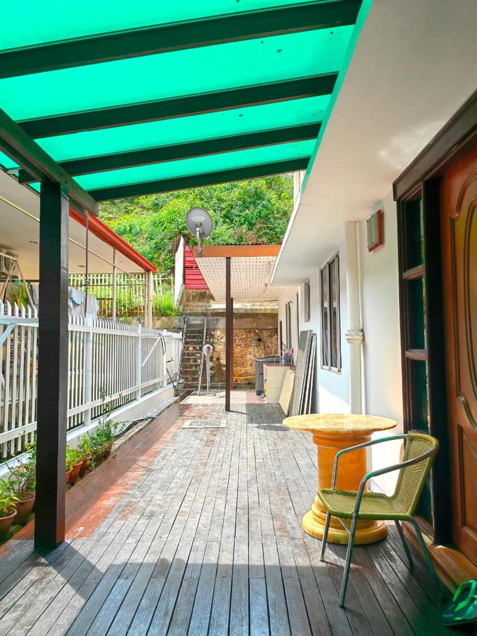 AaronL Homestay