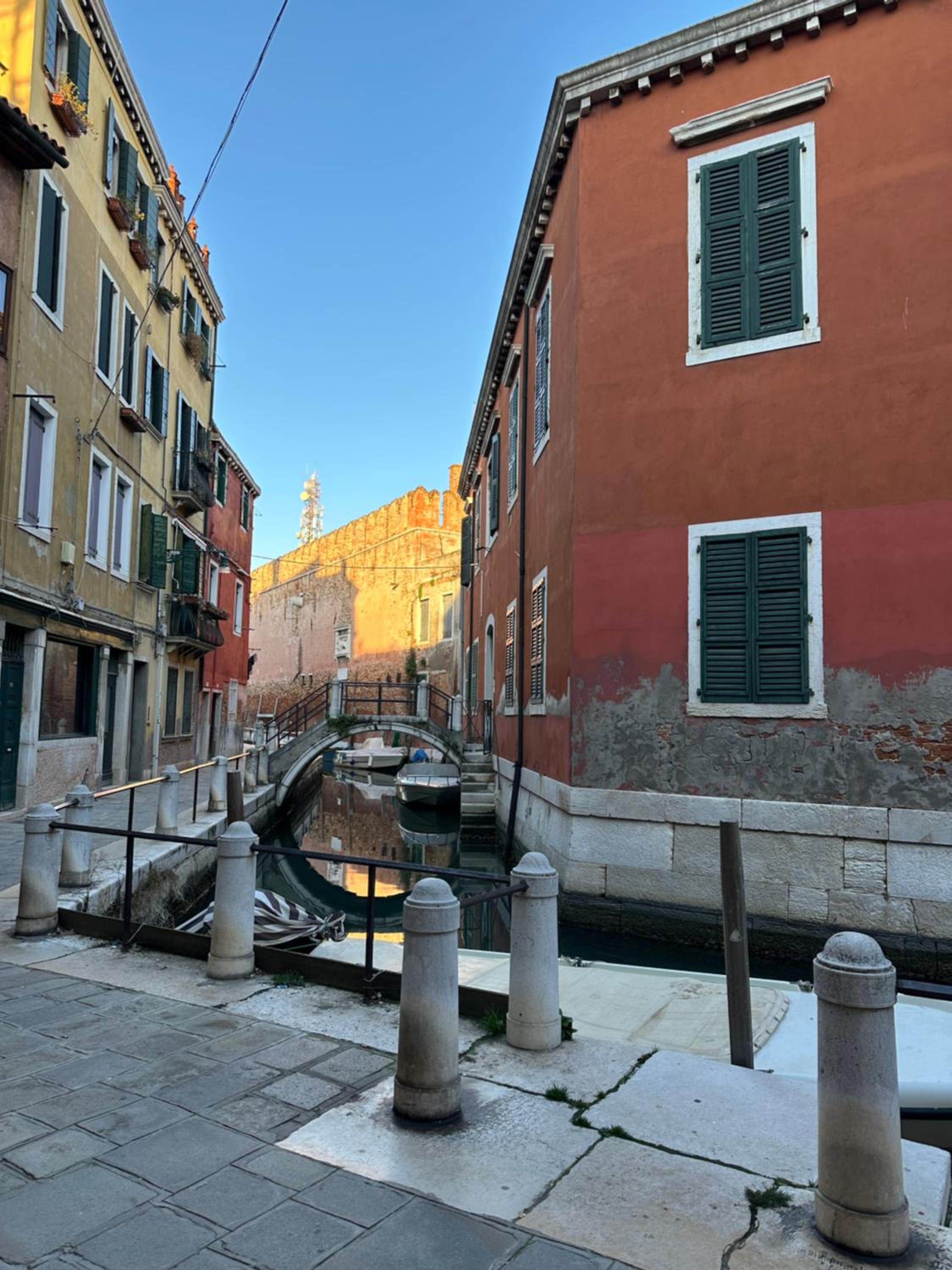 Ca Penini - canal view