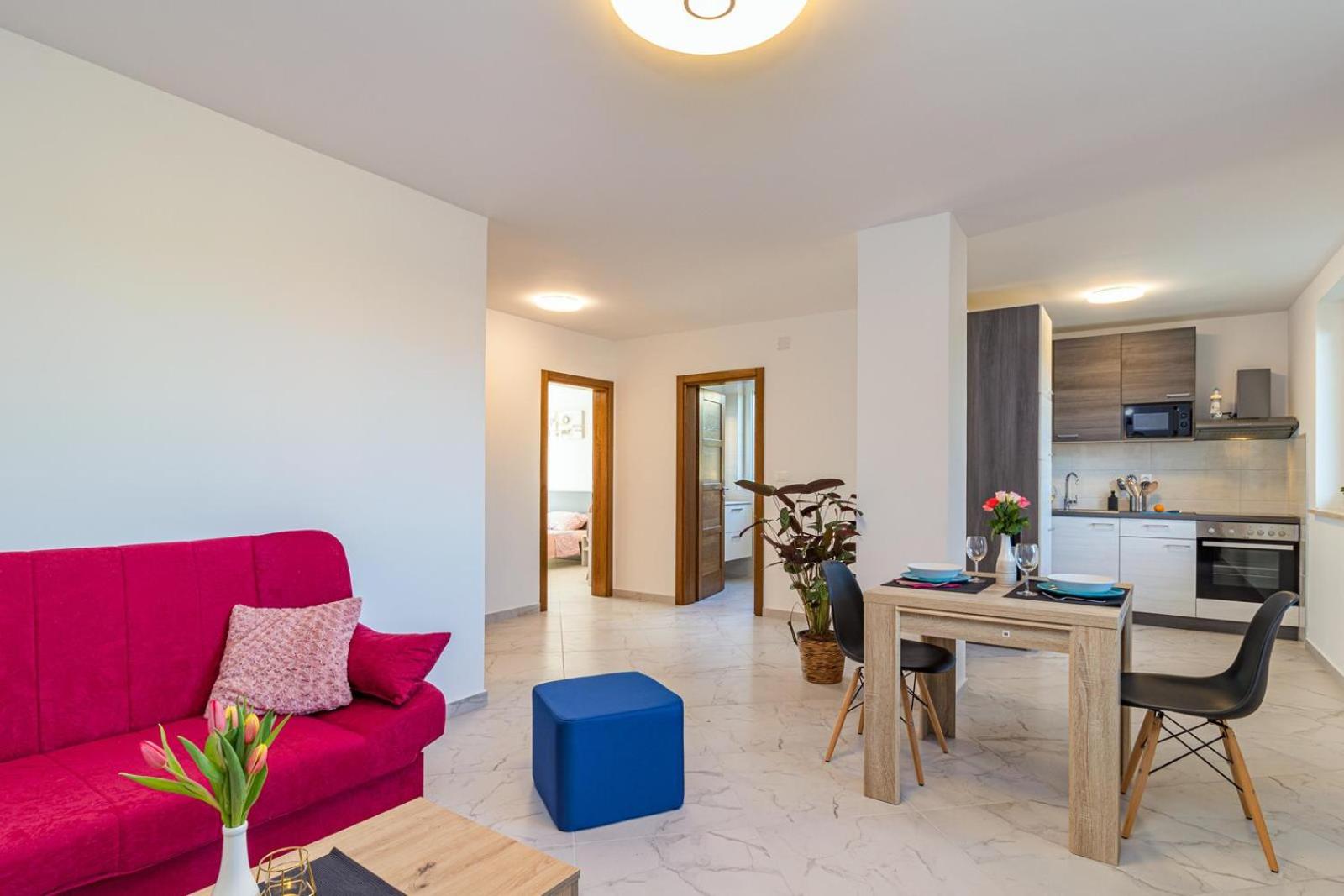 Beautiful 6 bedroom villa in Valbandon