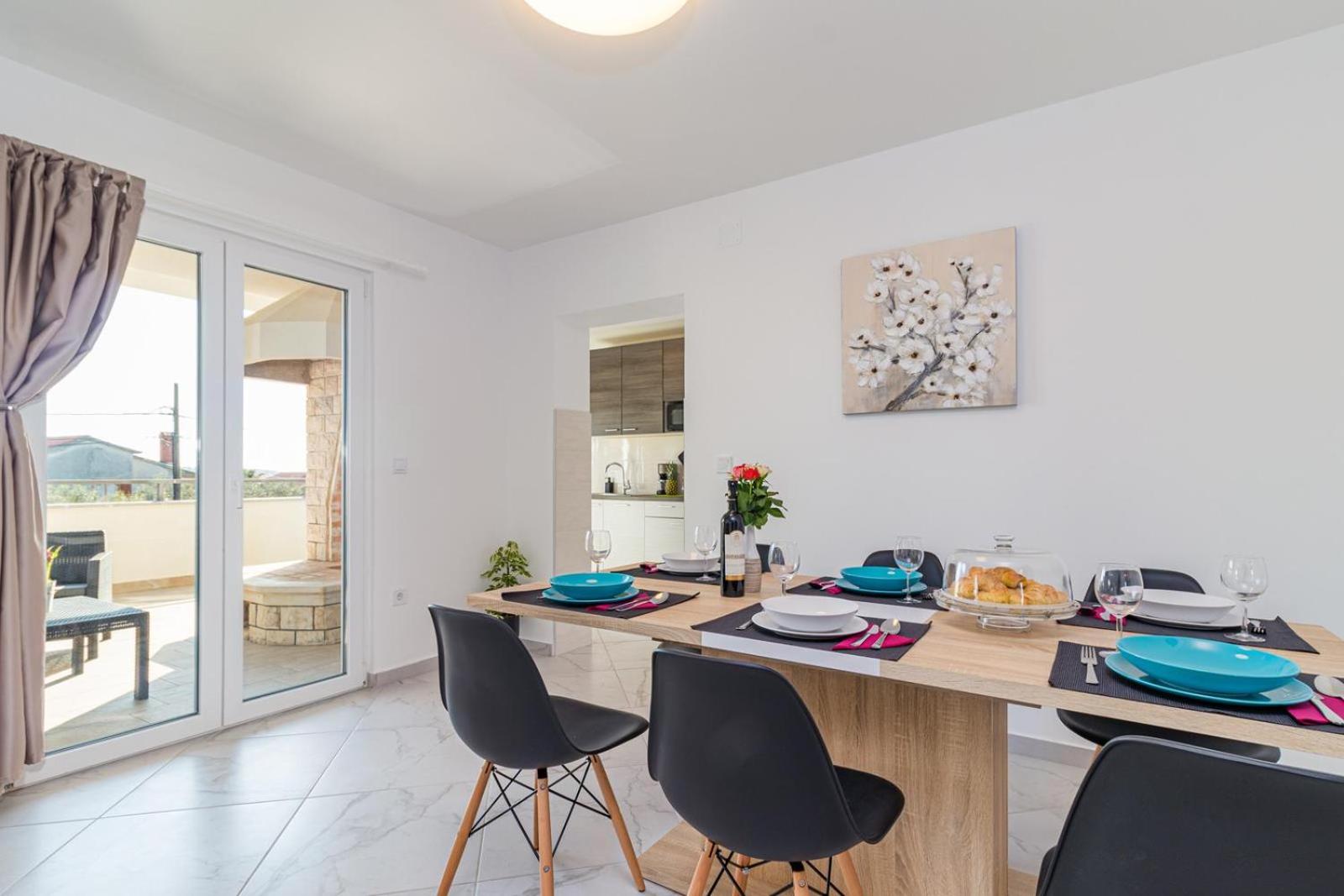 Beautiful 6 bedroom villa in Valbandon