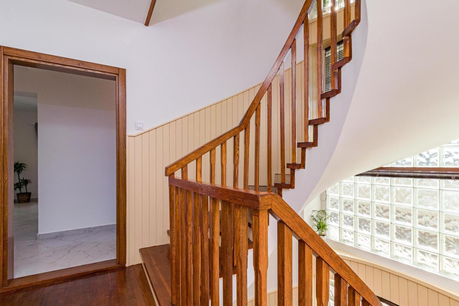 Beautiful 6 bedroom villa in Valbandon