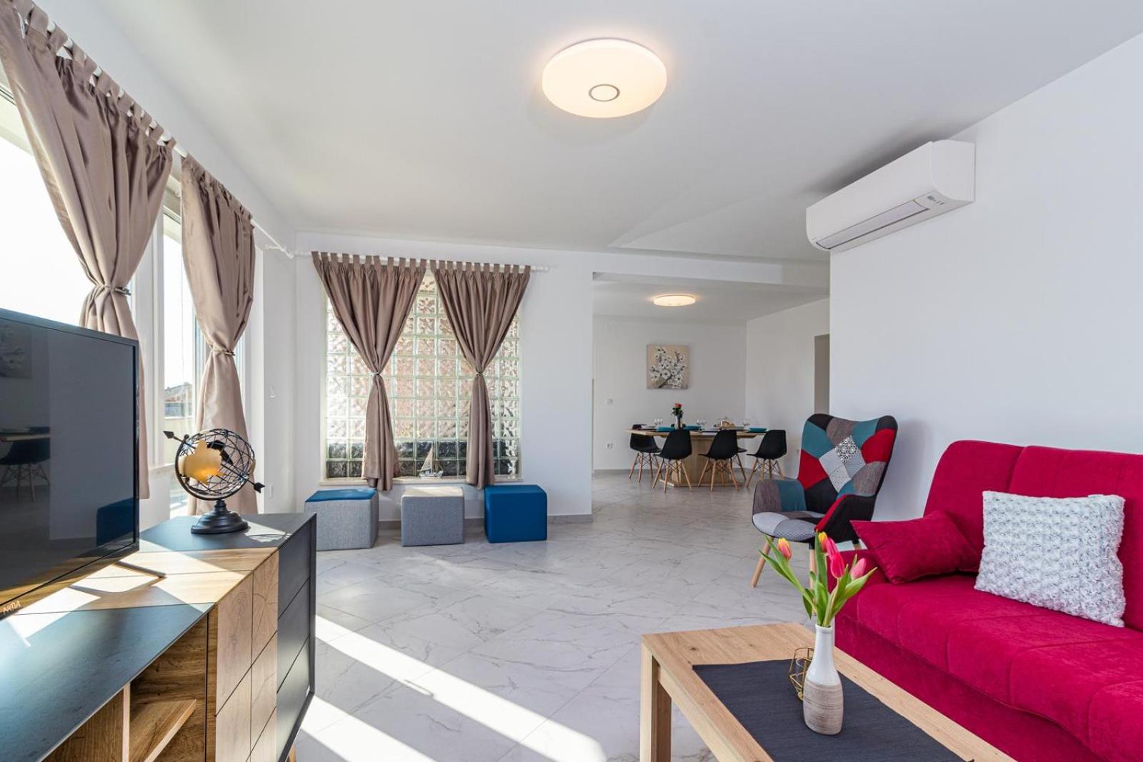 Beautiful 6 bedroom villa in Valbandon
