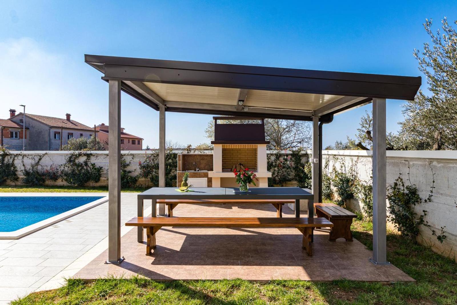 Beautiful 6 bedroom villa in Valbandon
