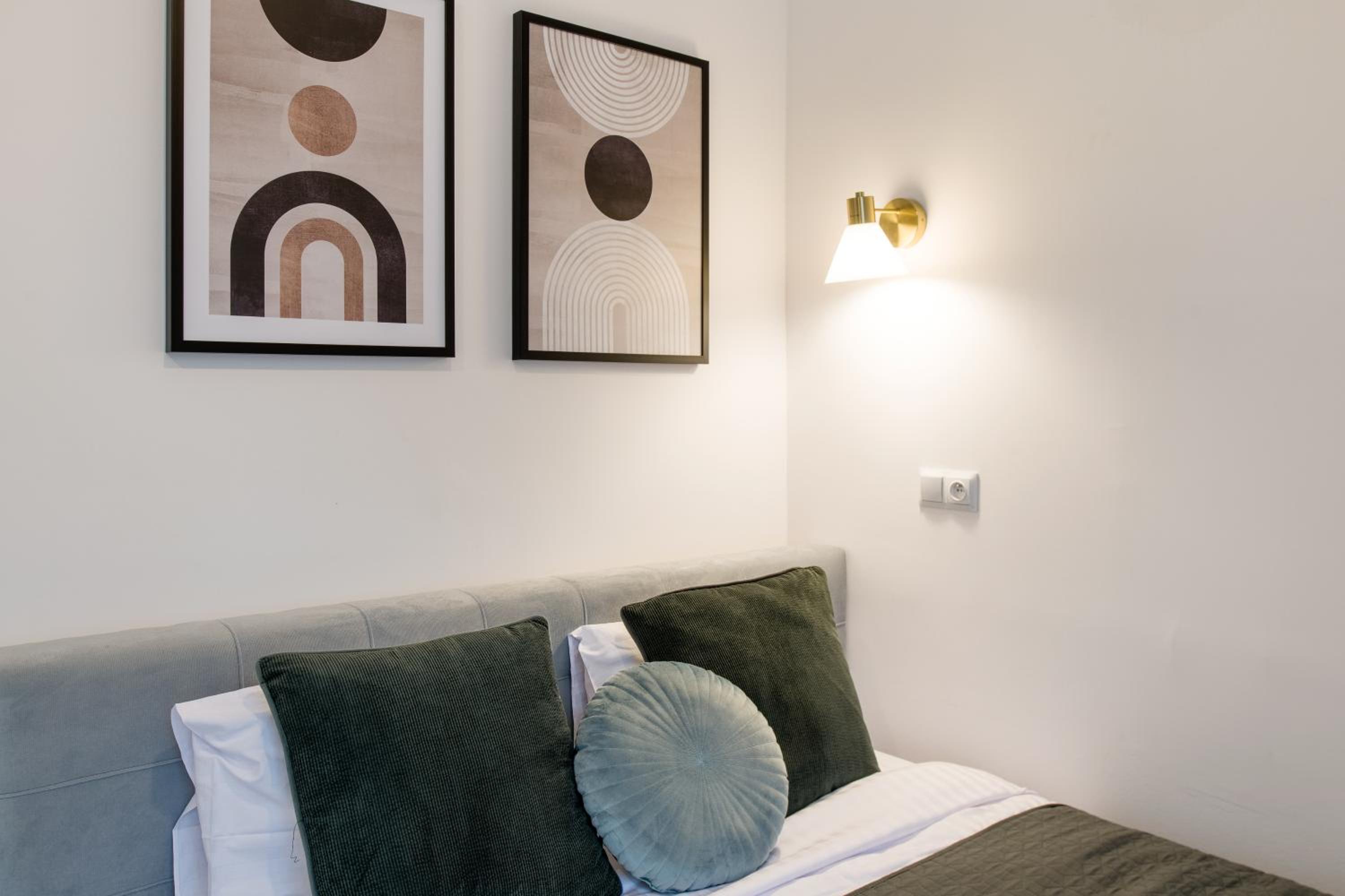 WAWELOVE Piłsudskiego - 3 bedroom apt. with balcony and free parking!