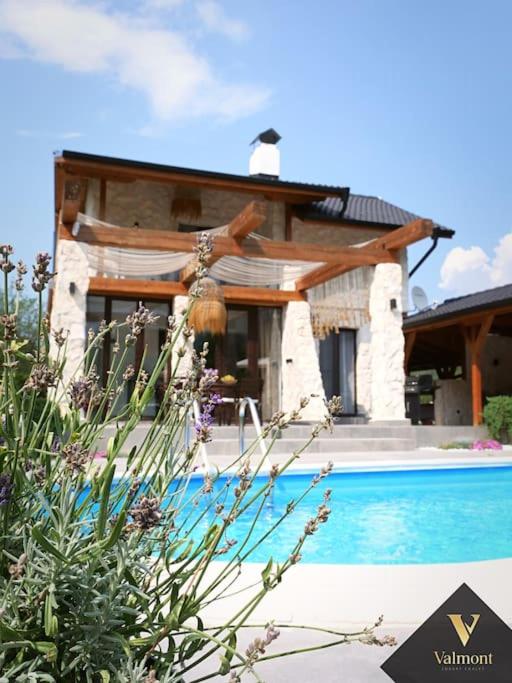 Valmont Luxury Chalet