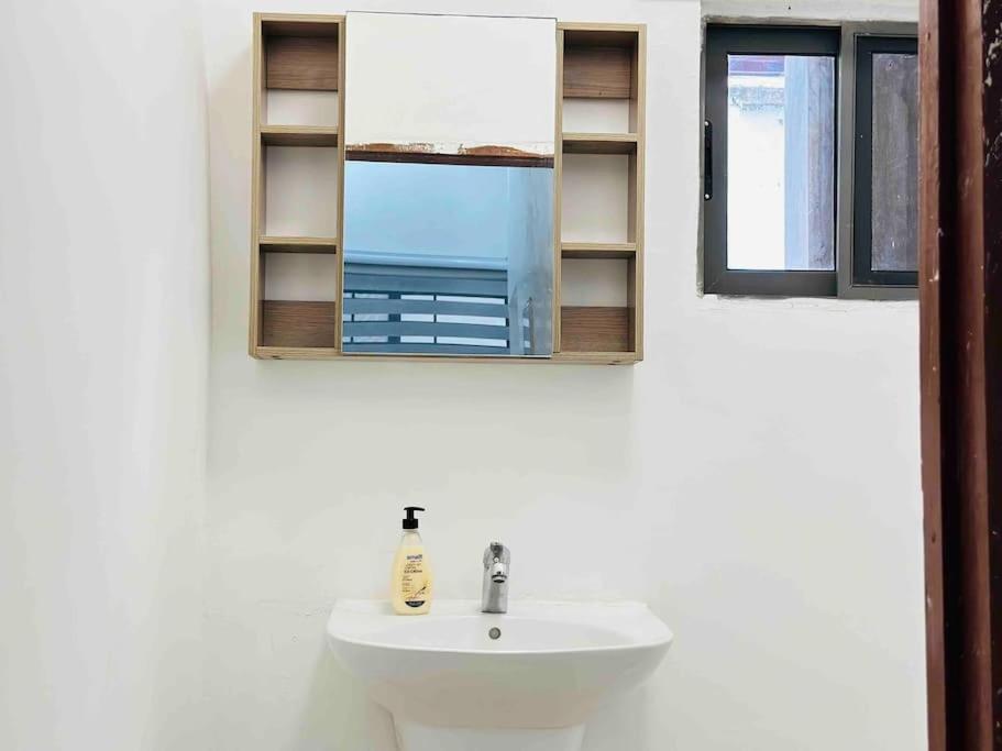 Beautiful One Bedroom Apartment in Accra view 3