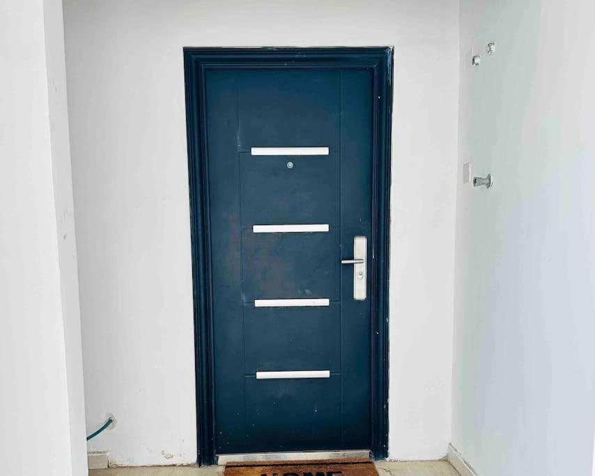 Beautiful One Bedroom Apartment in Accra view 4
