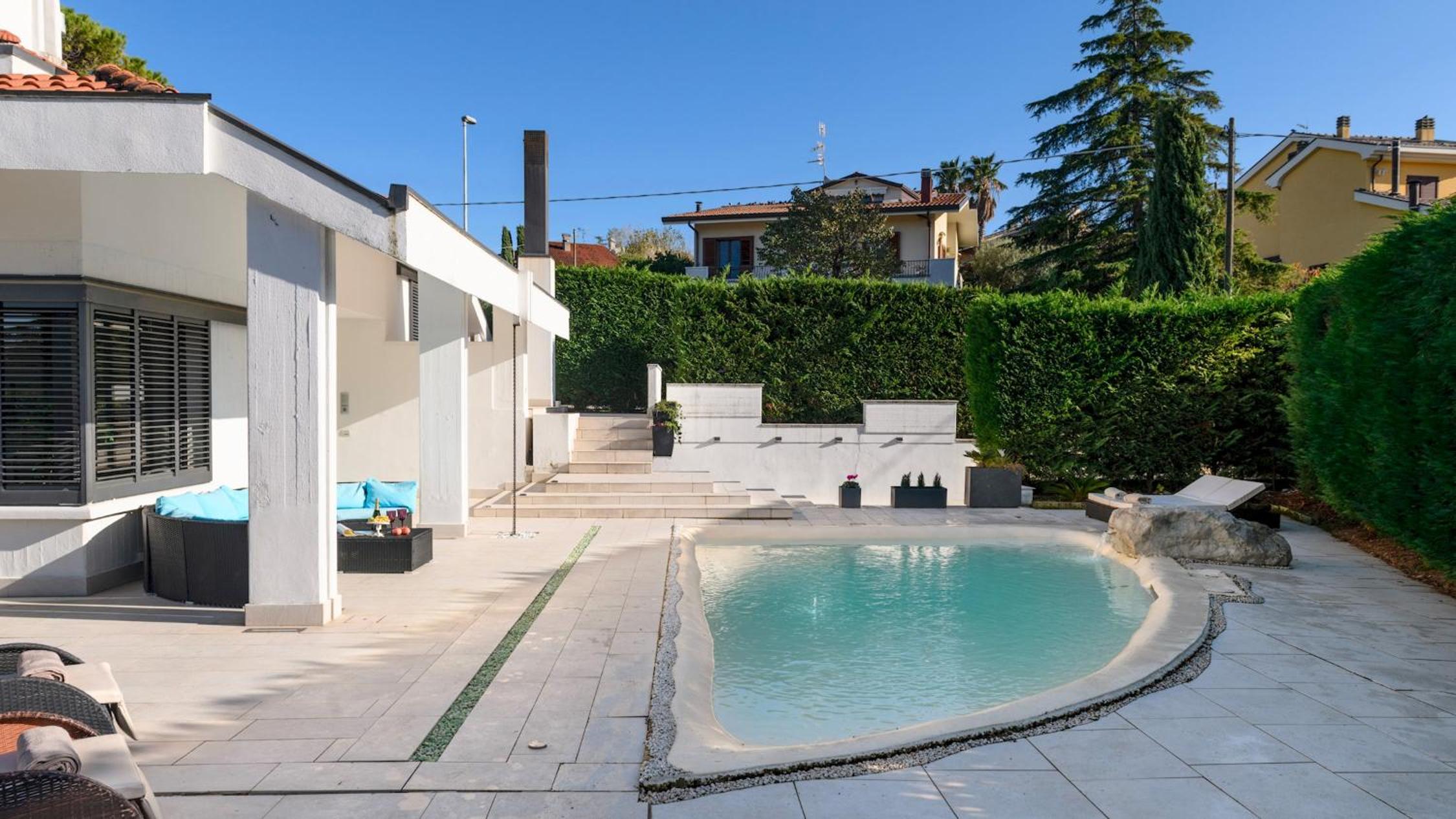 VILLA VAE VICTIS 6, Emma Villas view 2