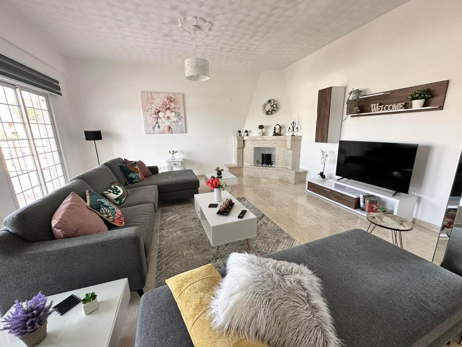 A & A Holiday House