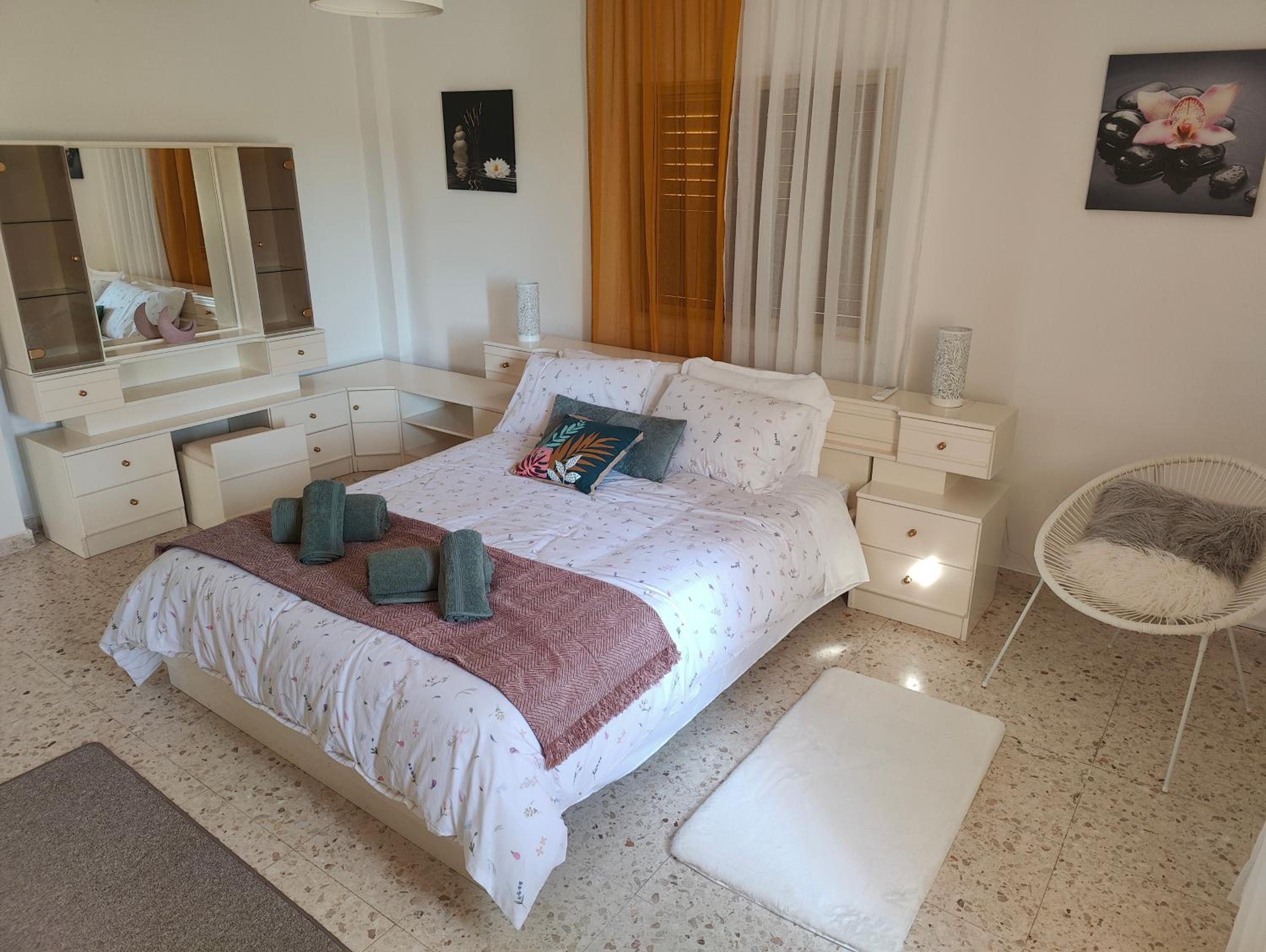 A & A Holiday House
