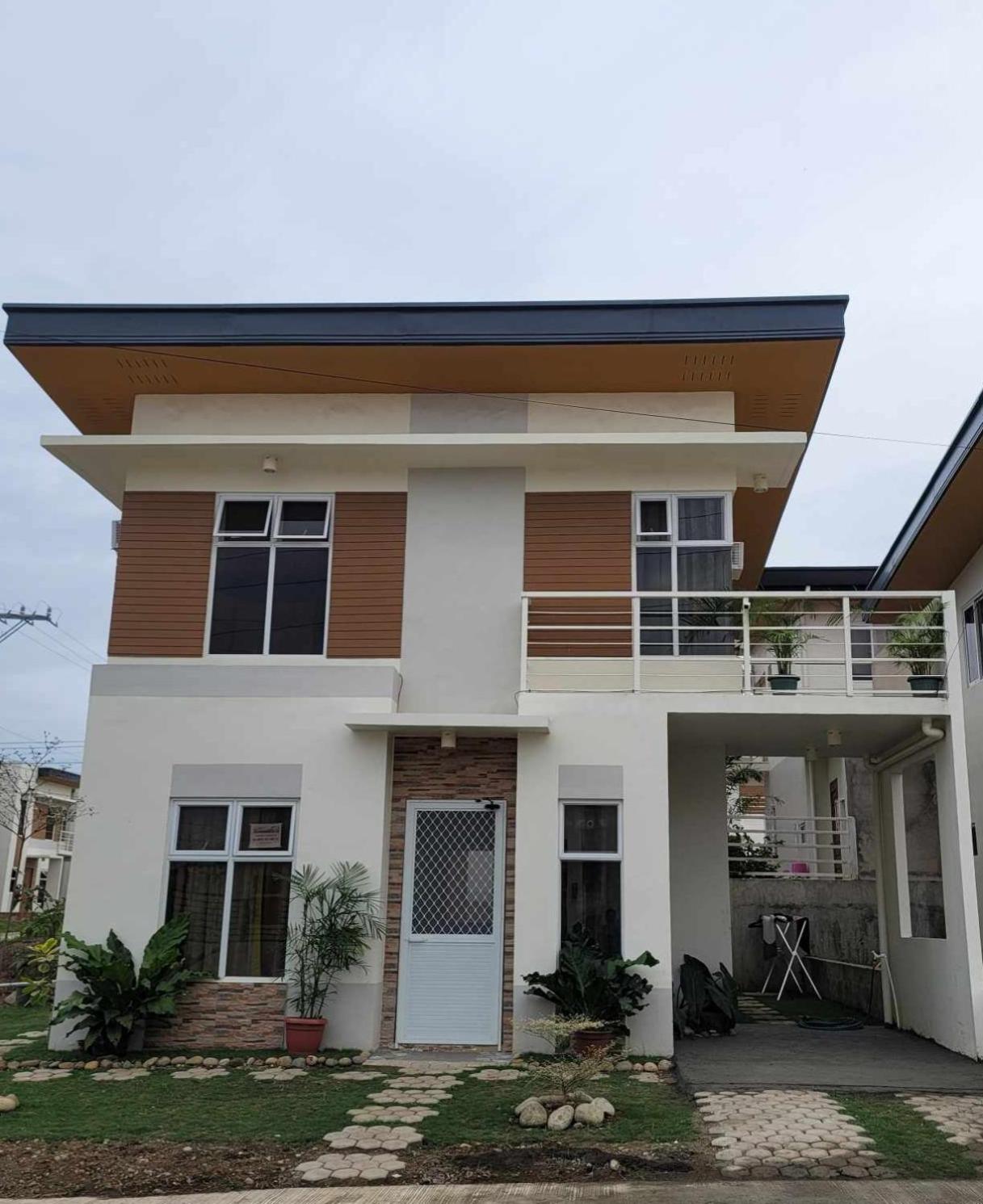 Air-Conditioned Living Room and Bedrooms
