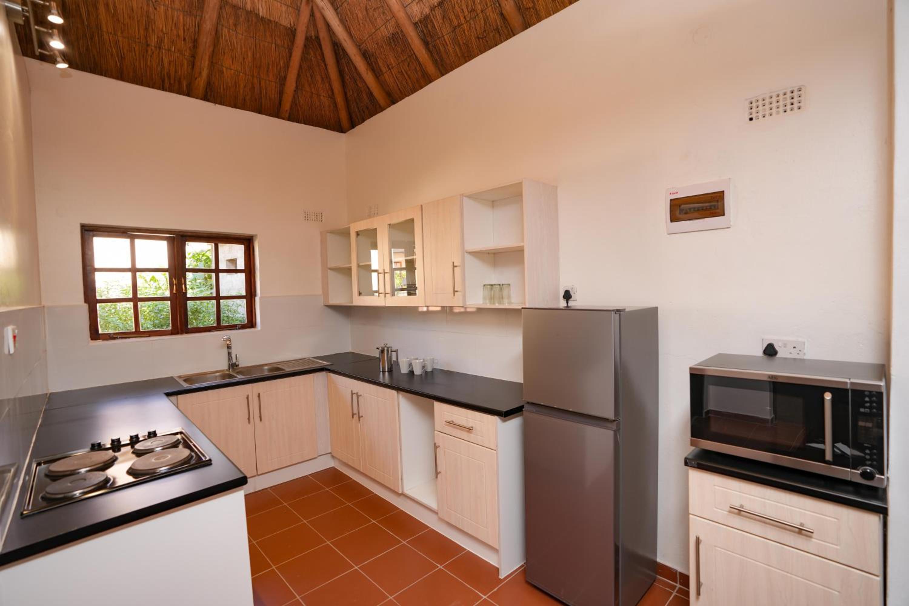 2 bed apartment with pool - 2126