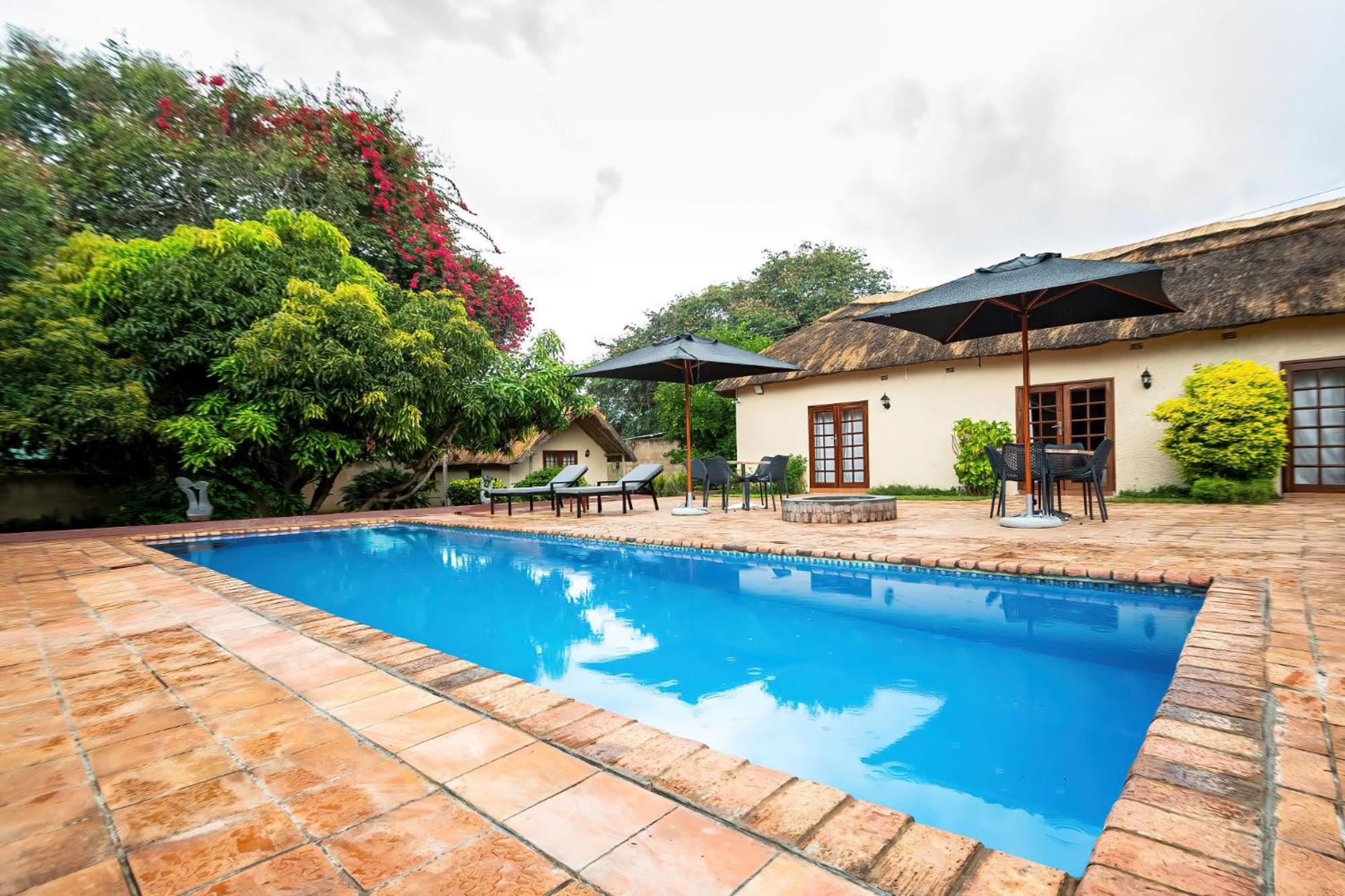 2 bed apartment with pool - 2126
