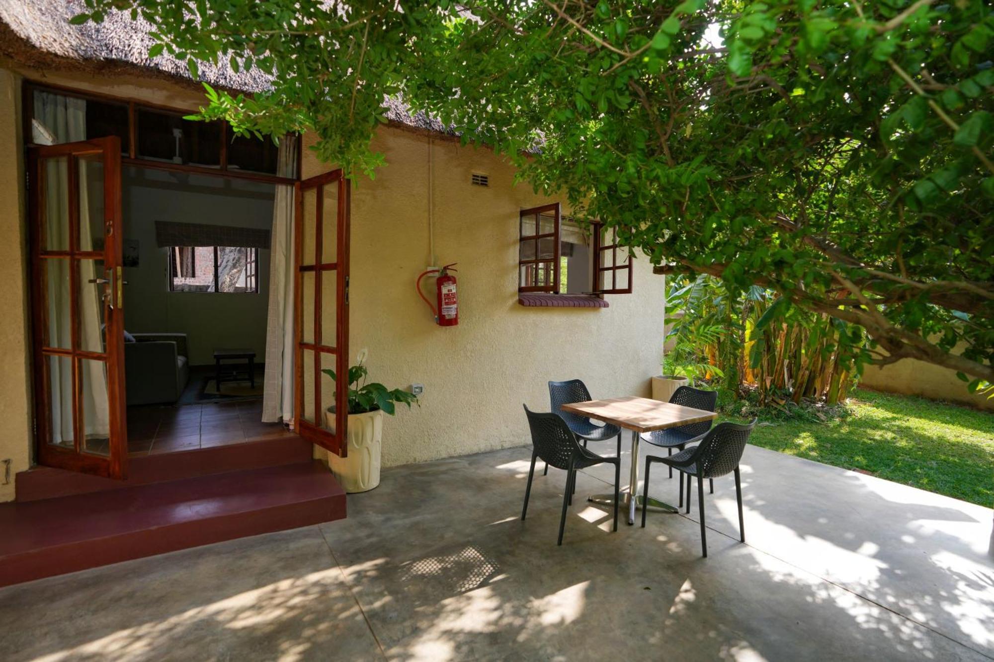 2 bed apartment with pool - 2126