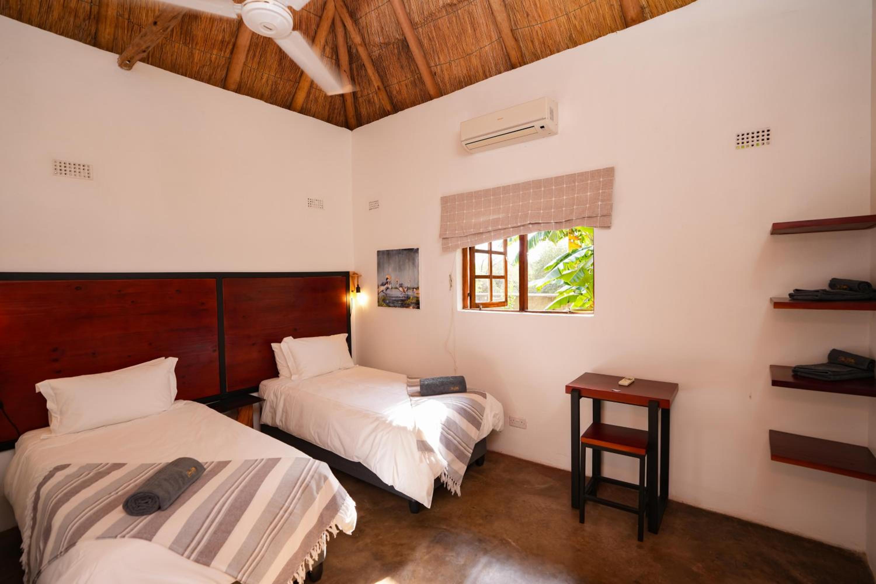 2 bed apartment with pool - 2126