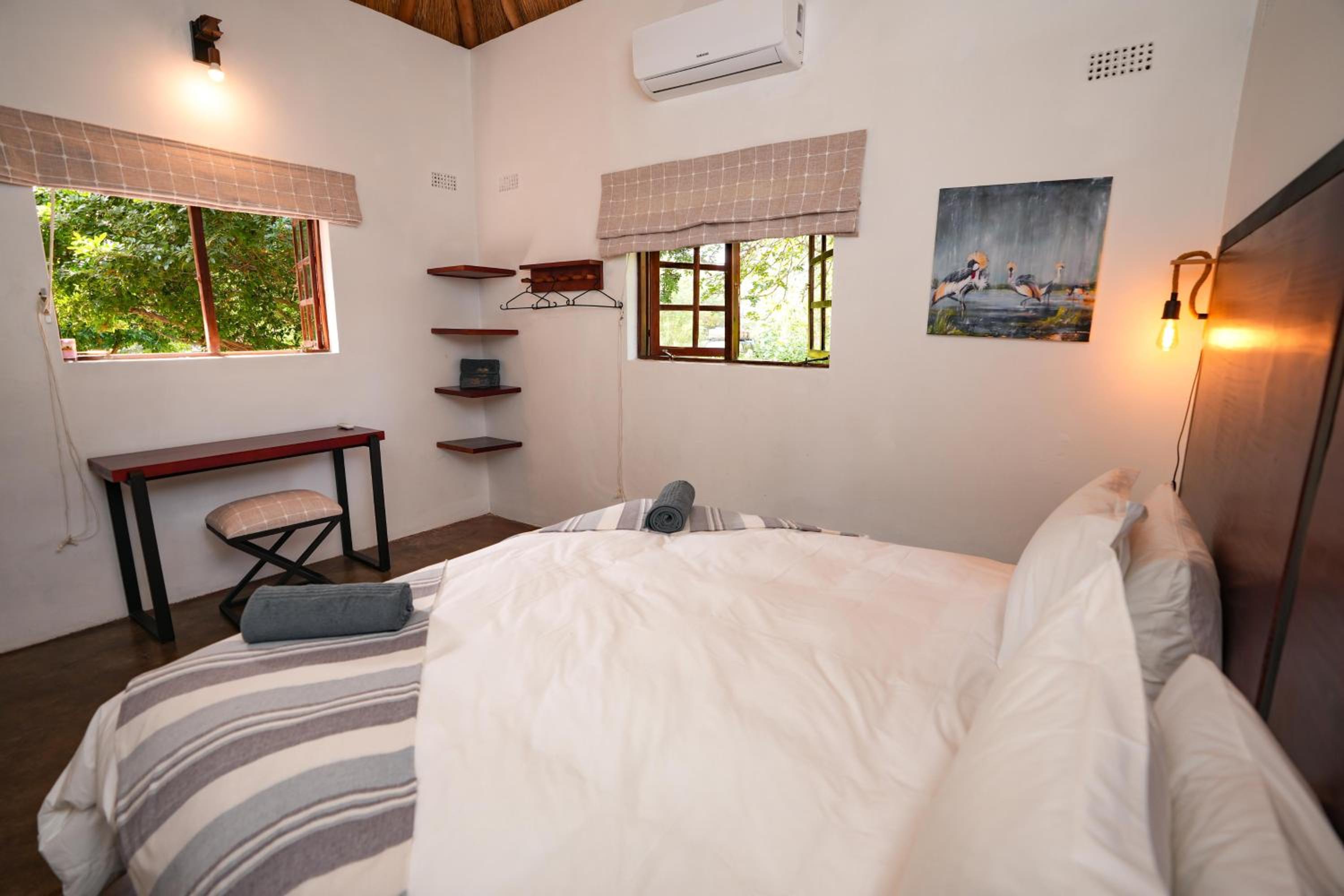 2 bed apartment with pool - 2126