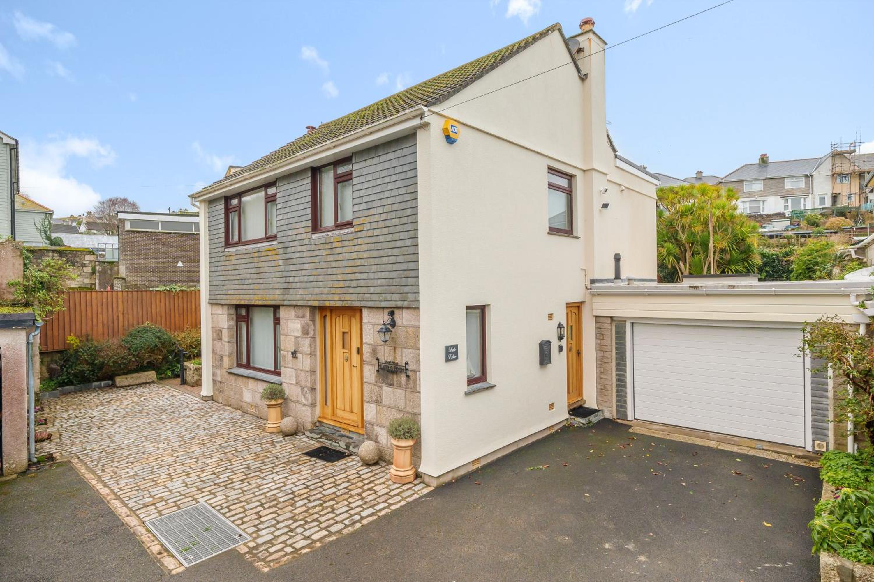 Hotel High quality detached house with parking St. Ives - Image 1