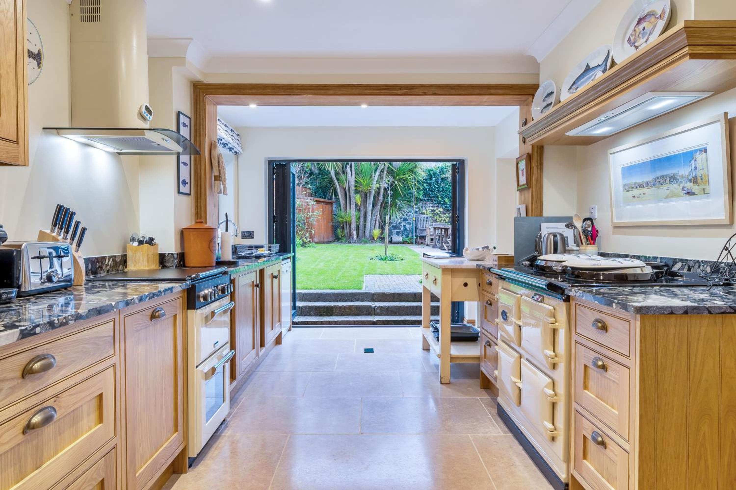 High quality detached house with parking St. Ives view 3