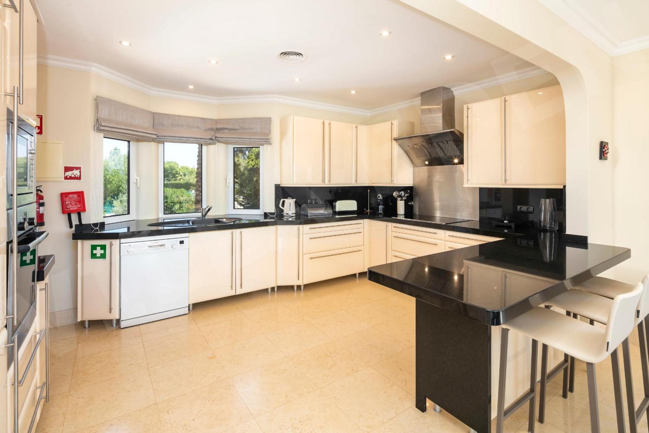 Carvoeiro Vacations - Villa Eden - Property Image 30