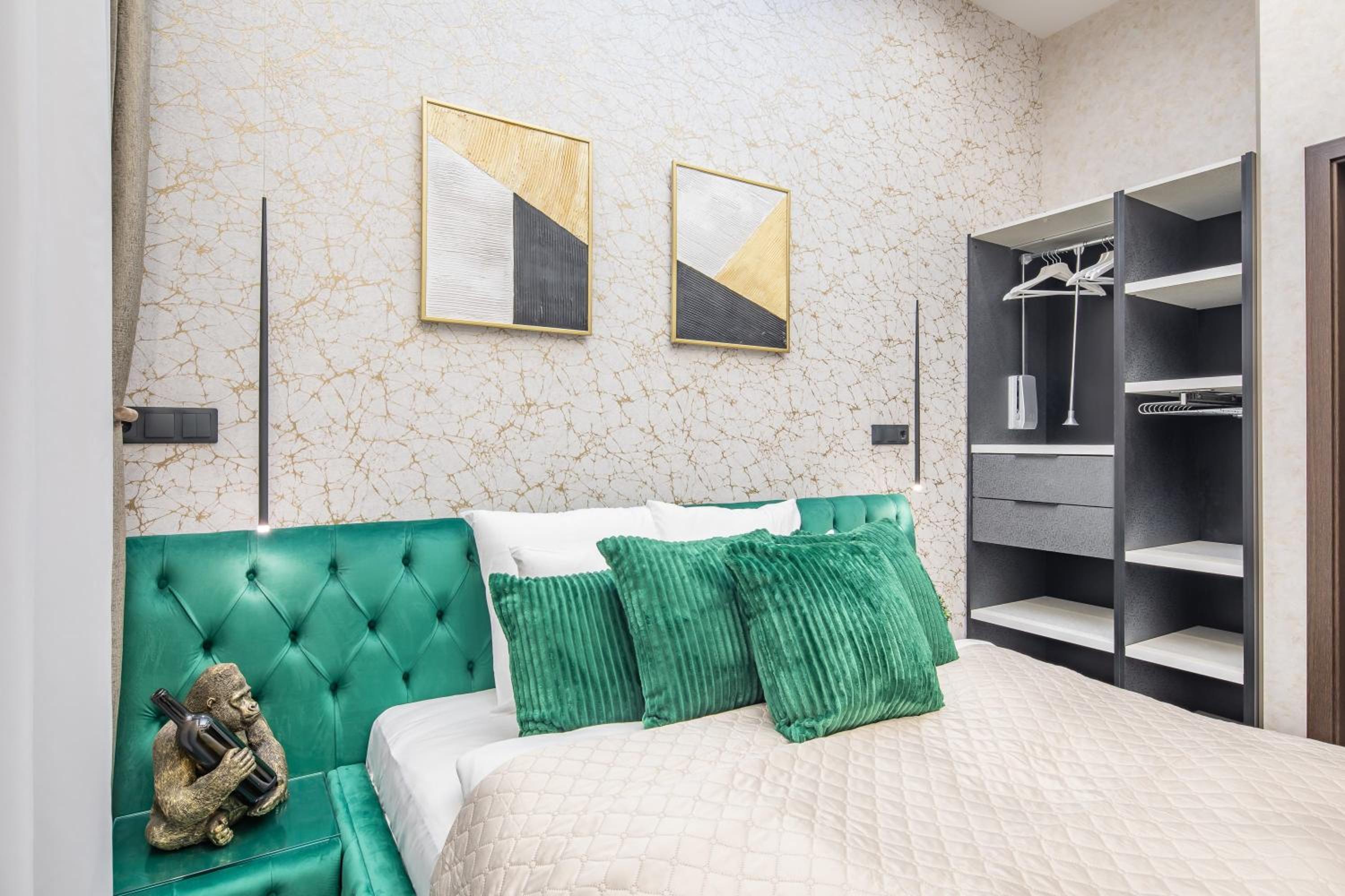 Extreme Central - Luxy Stay view 2