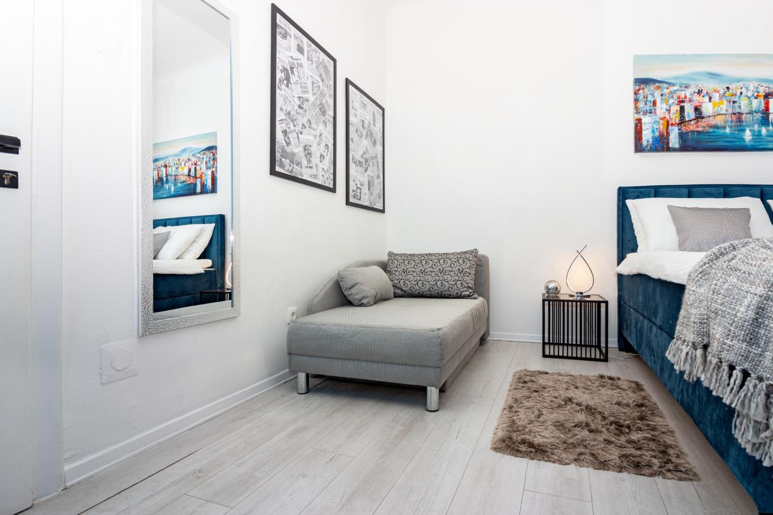 Spacious Apartment Center view 5