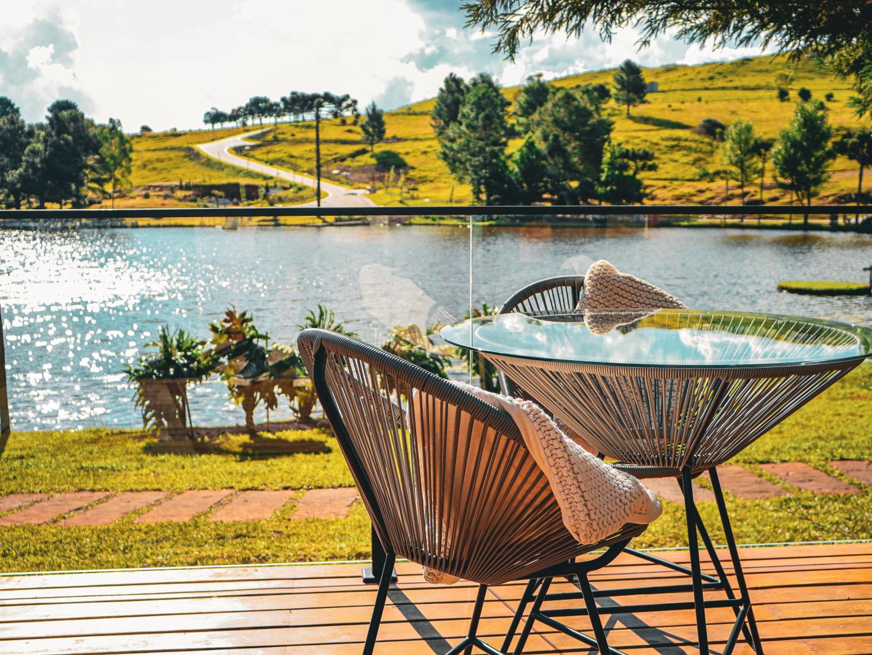 Celeiro Lake Village