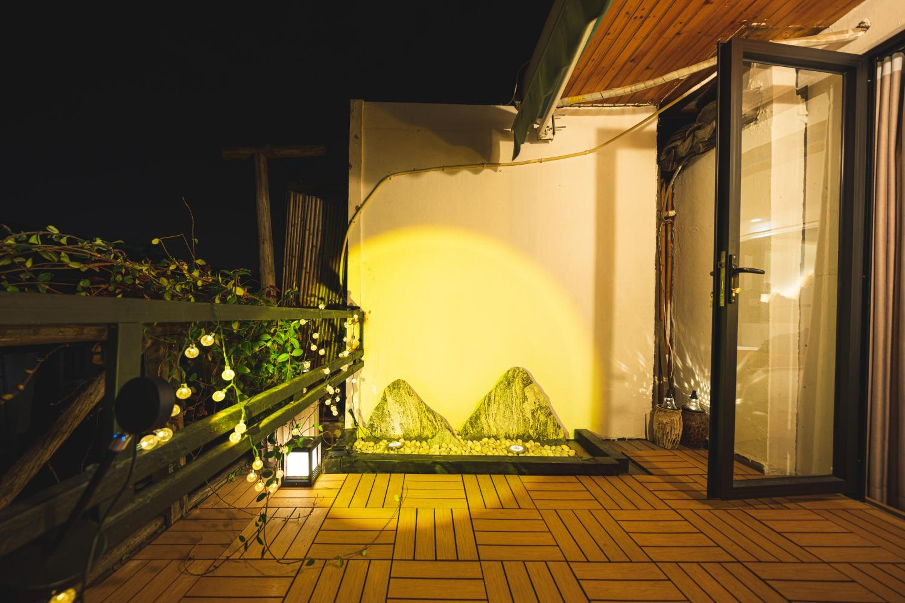Shanghai River View Villa
